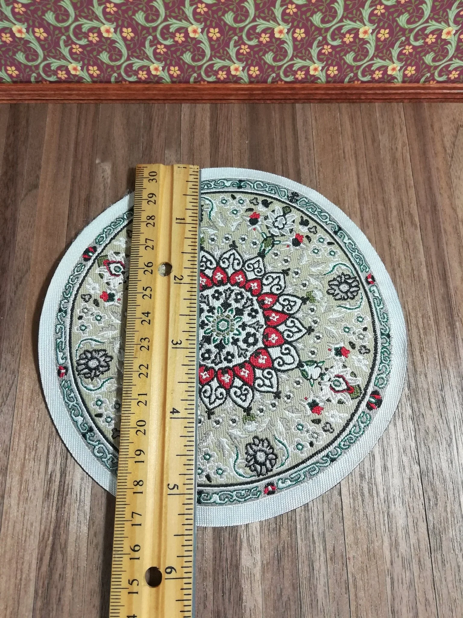 Dollhouse Miniature Round Rug Beige & Red 1:12 Scale 5 1/2" - Image 3