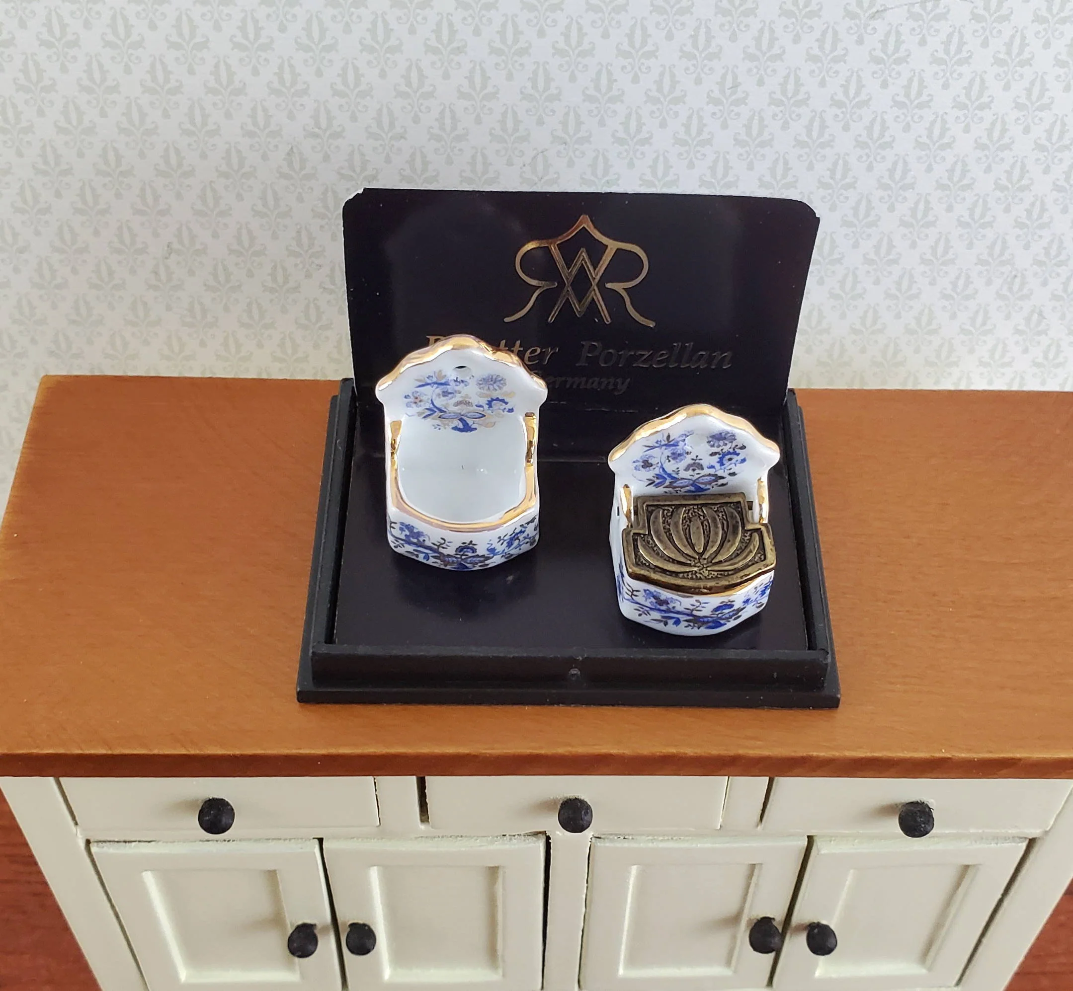 Dollhouse Miniature Salt Cellars Reutter Porcelain 1:12 Scale Blue White Gold - Image 3