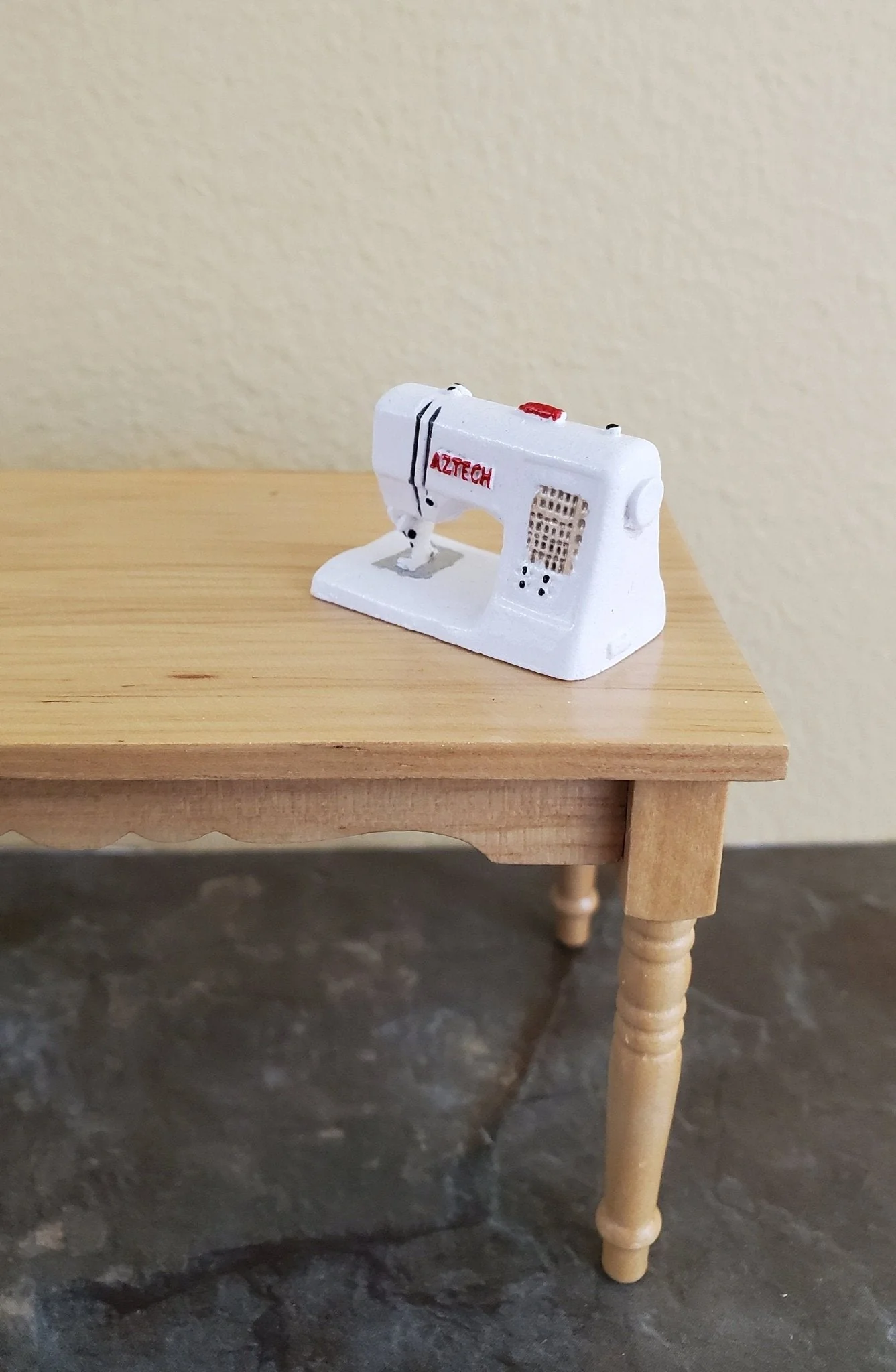 Dollhouse Miniature Sewing Machine Modern Style White 1:12 Scale - Image 3