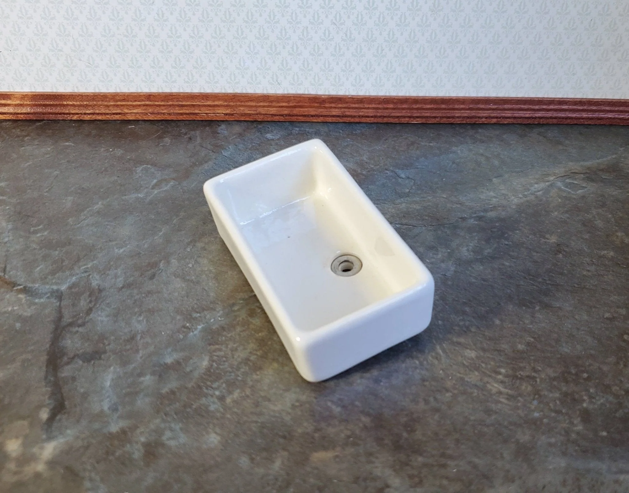 Dollhouse Miniature Sink Belfast Butler Farmhouse Style Large Cream 1:12 Scale Ceramic - Image 2
