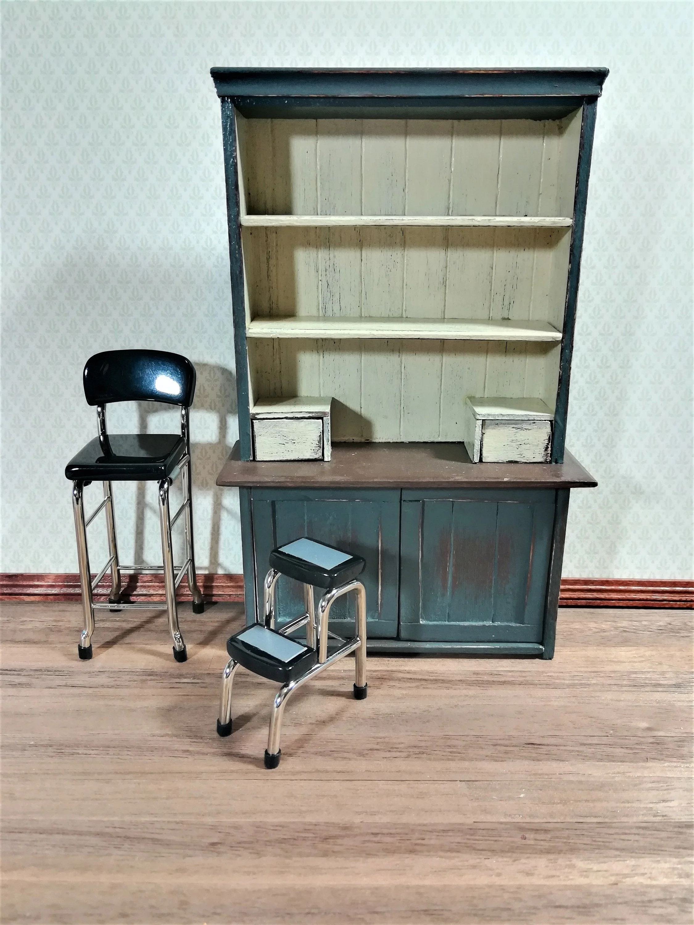 Dollhouse Retro Step Stool Tall Chair 1950s Style Black 1:12 Scale Miniature - Image 7
