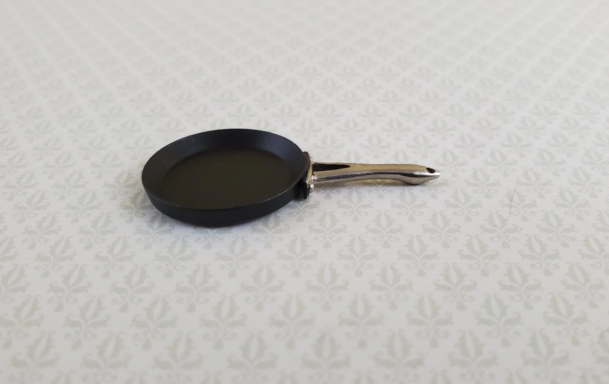Dollhouse Miniature Teflon Pan Round Black Medium Size 1:12 Scale Modern Kitchen - Image 3
