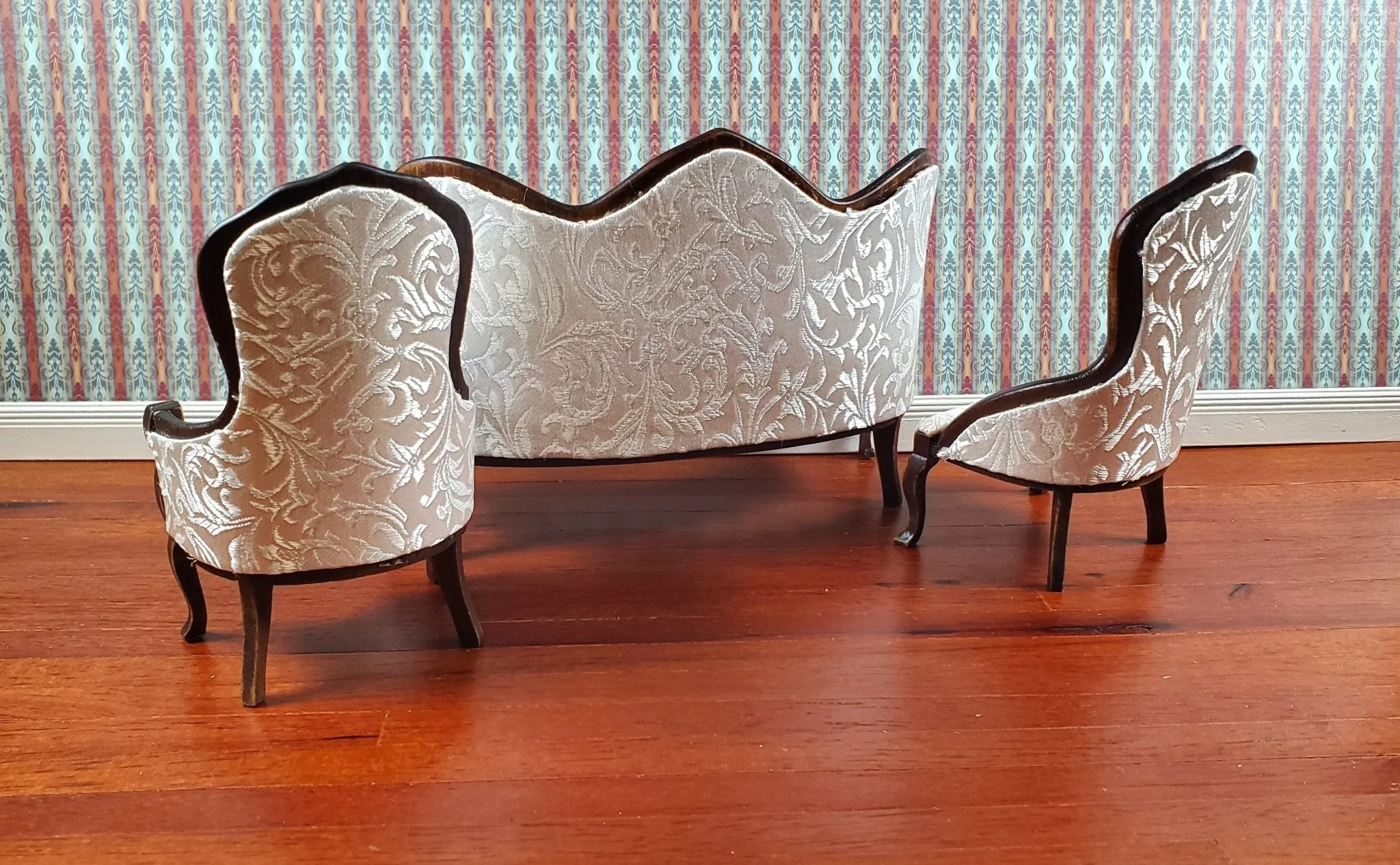 Dollhouse Miniature Victorian Living Room Set Sofa Chairs 1:12 Scale Furniture Walnut Finish - Image 4