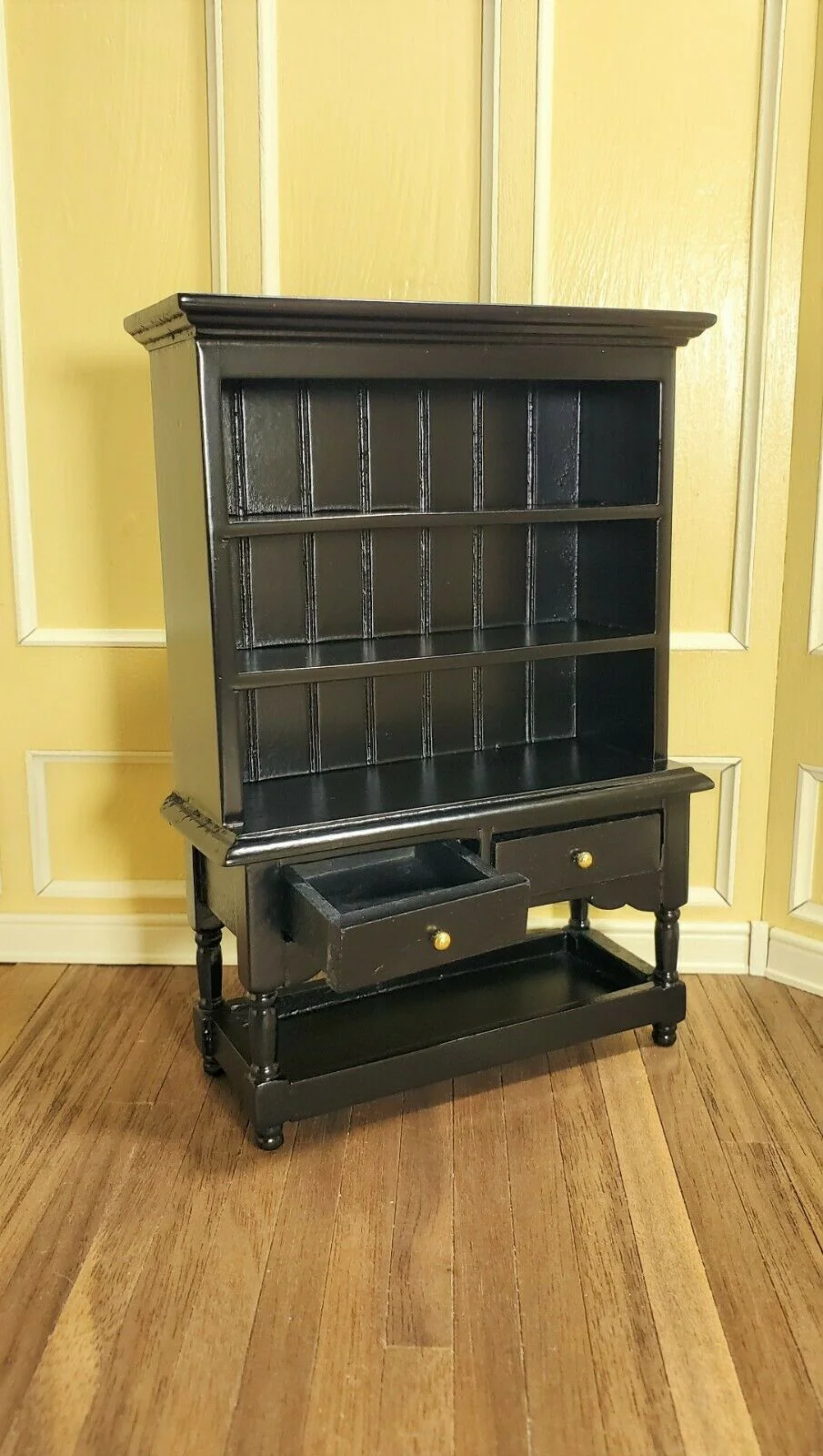 Dollhouse Miniature Welsh Kitchen Cabinet Cupboard 1:12 Scale Black Finish - Image 3