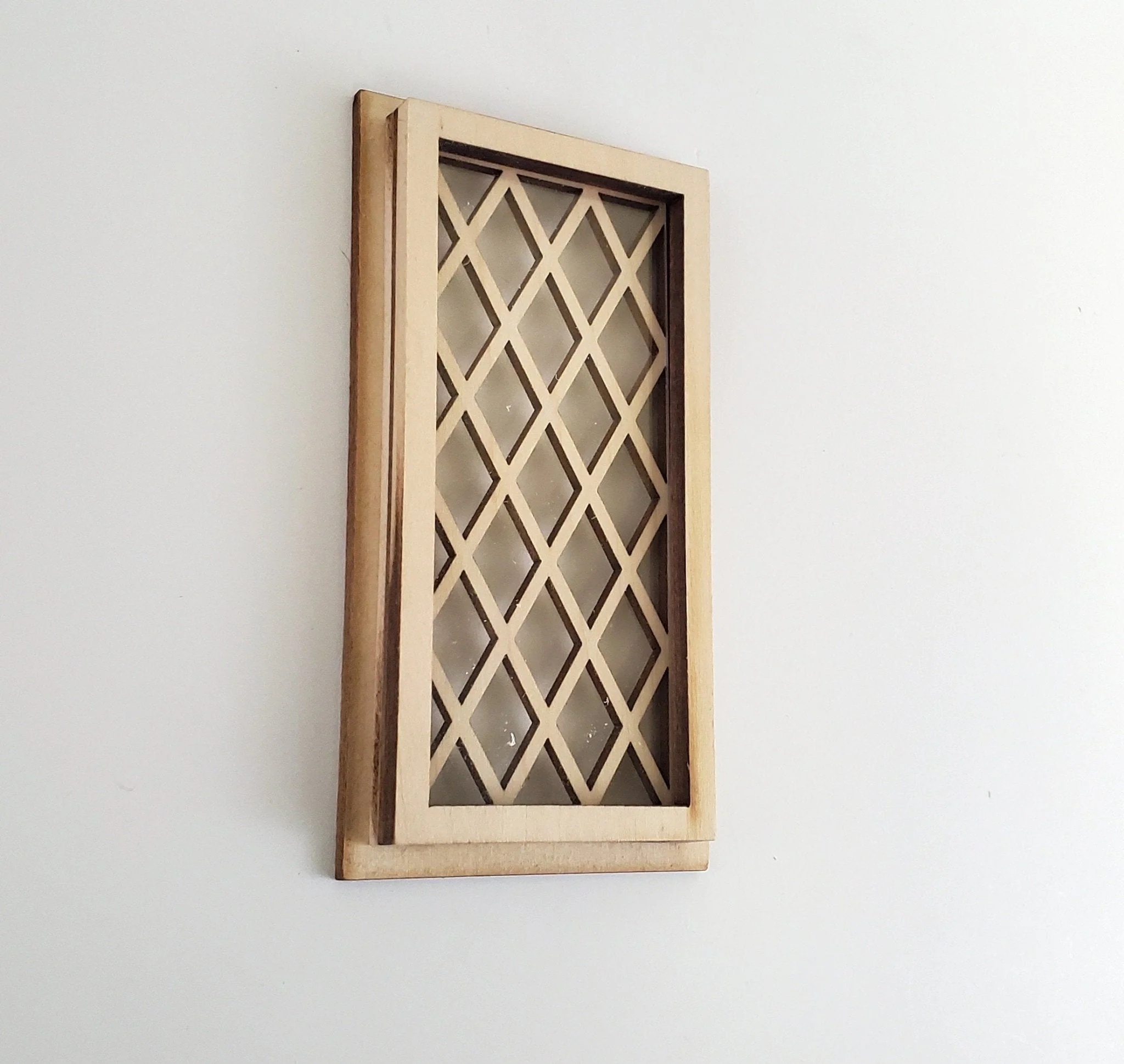 Dollhouse Miniature Window Tudor Style Diamond Pane 1:12 Scale Wood Alessio 2114 - Image 4