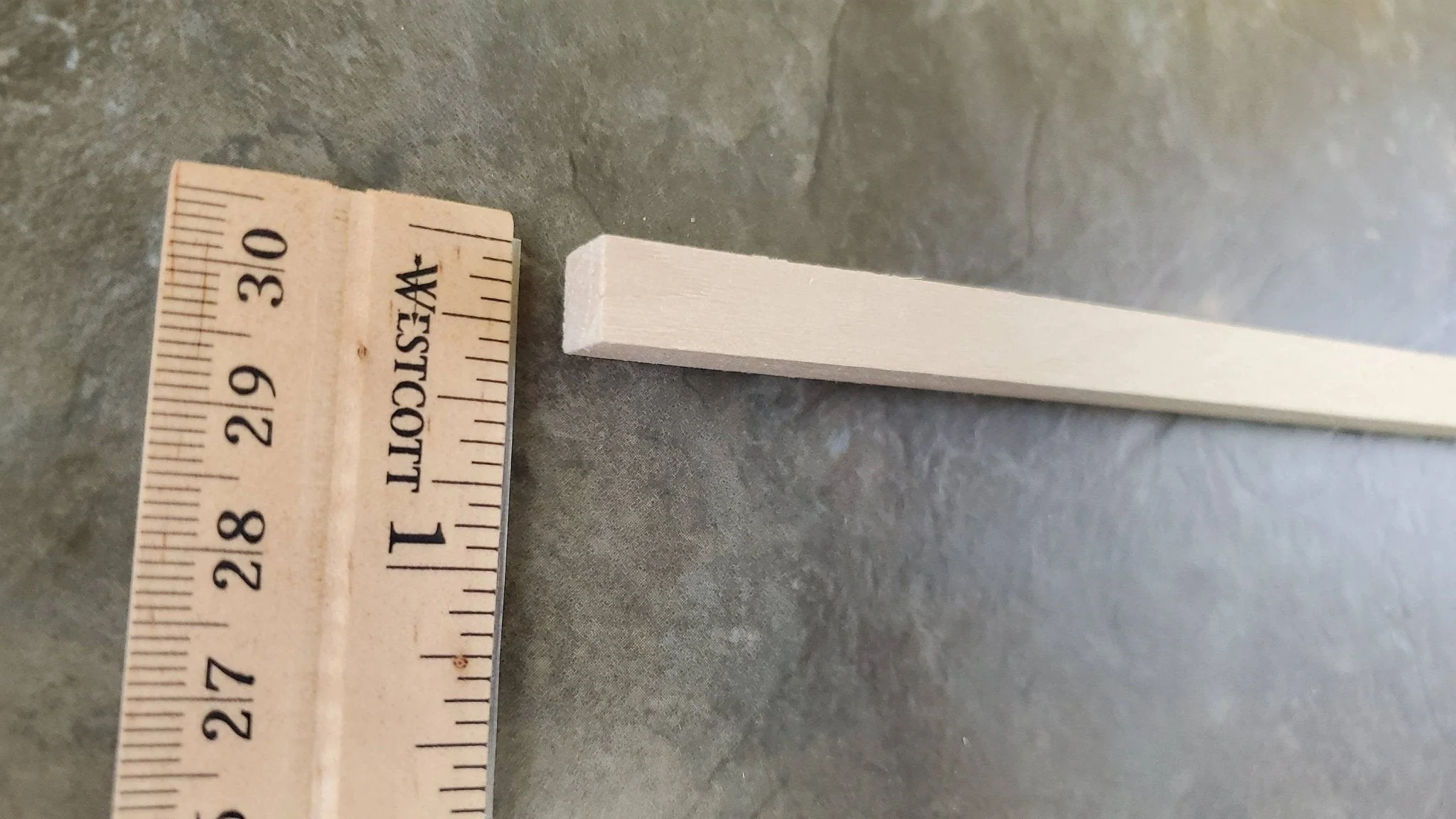 Dollhouse Miniature Wood Beams Posts 5/16 x 5/16 x 18" long 1:12 Scale x5 - Image 2