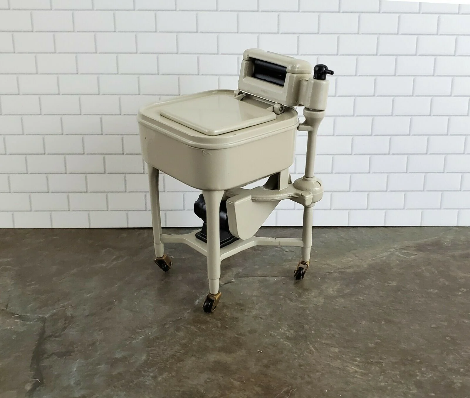 Dollhouse Miniature Wringer Washer Maytag Vintage Style 1920s 1:12 Scale - Image 2