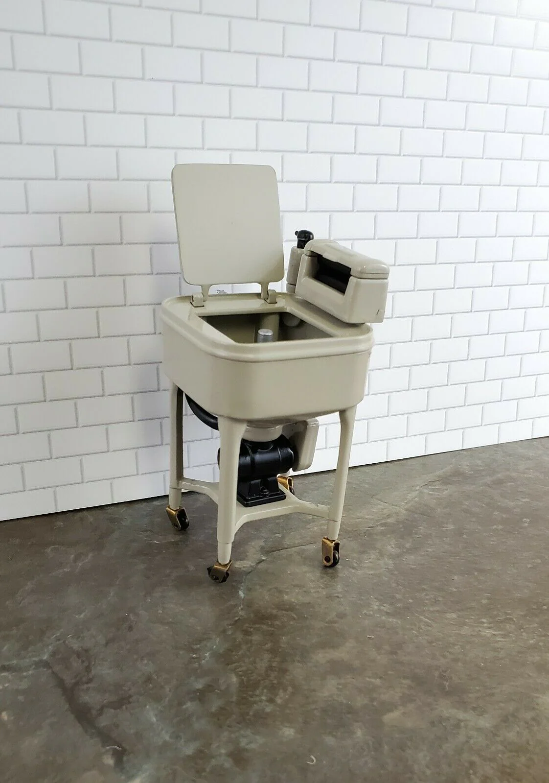 Dollhouse Miniature Wringer Washer Maytag Vintage Style 1920s 1:12 Scale - Image 3