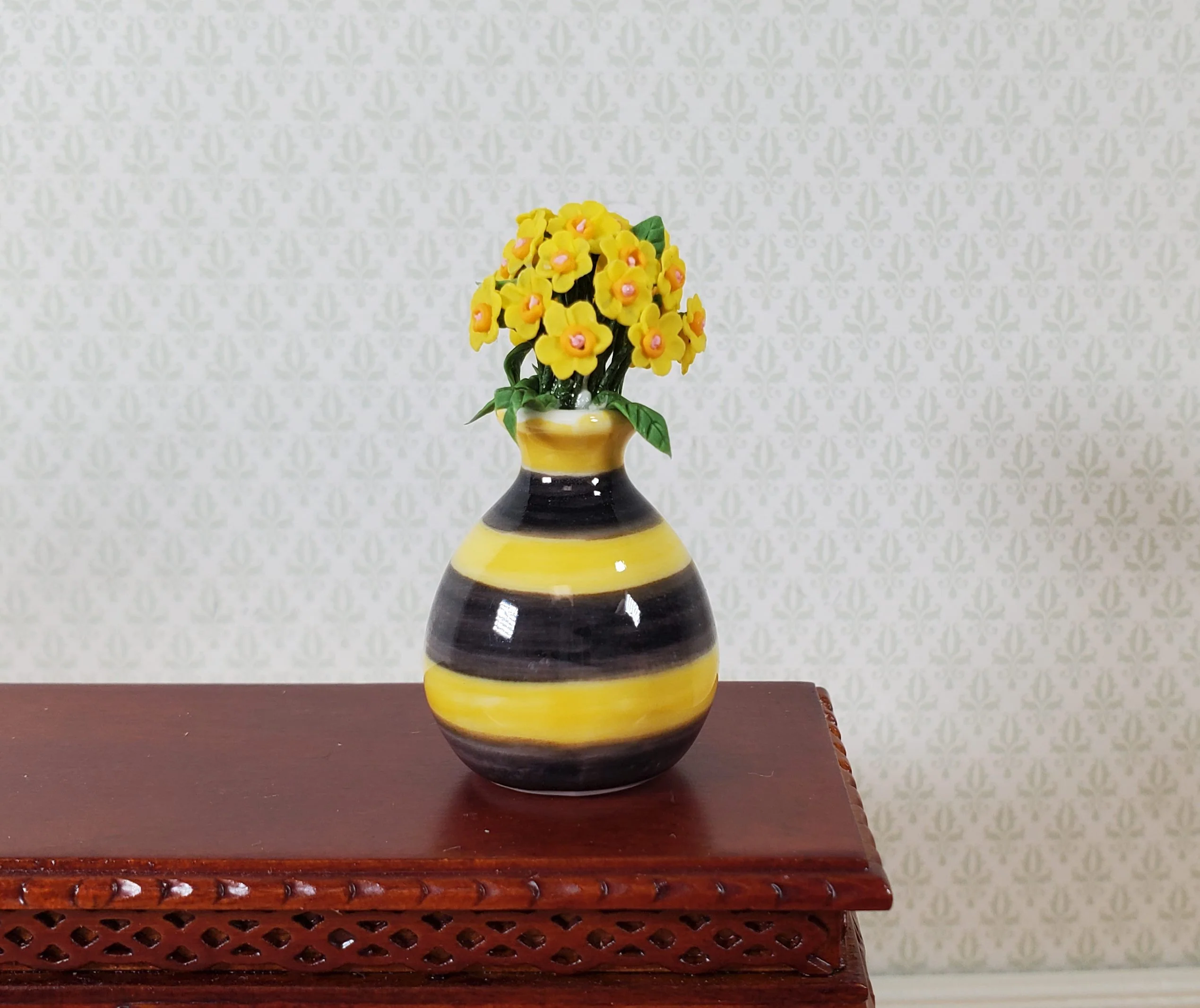 Dollhouse Miniature Yellow Flowers in a Bumble Bee Ceramic Vase 1:12 Scale - Image 2