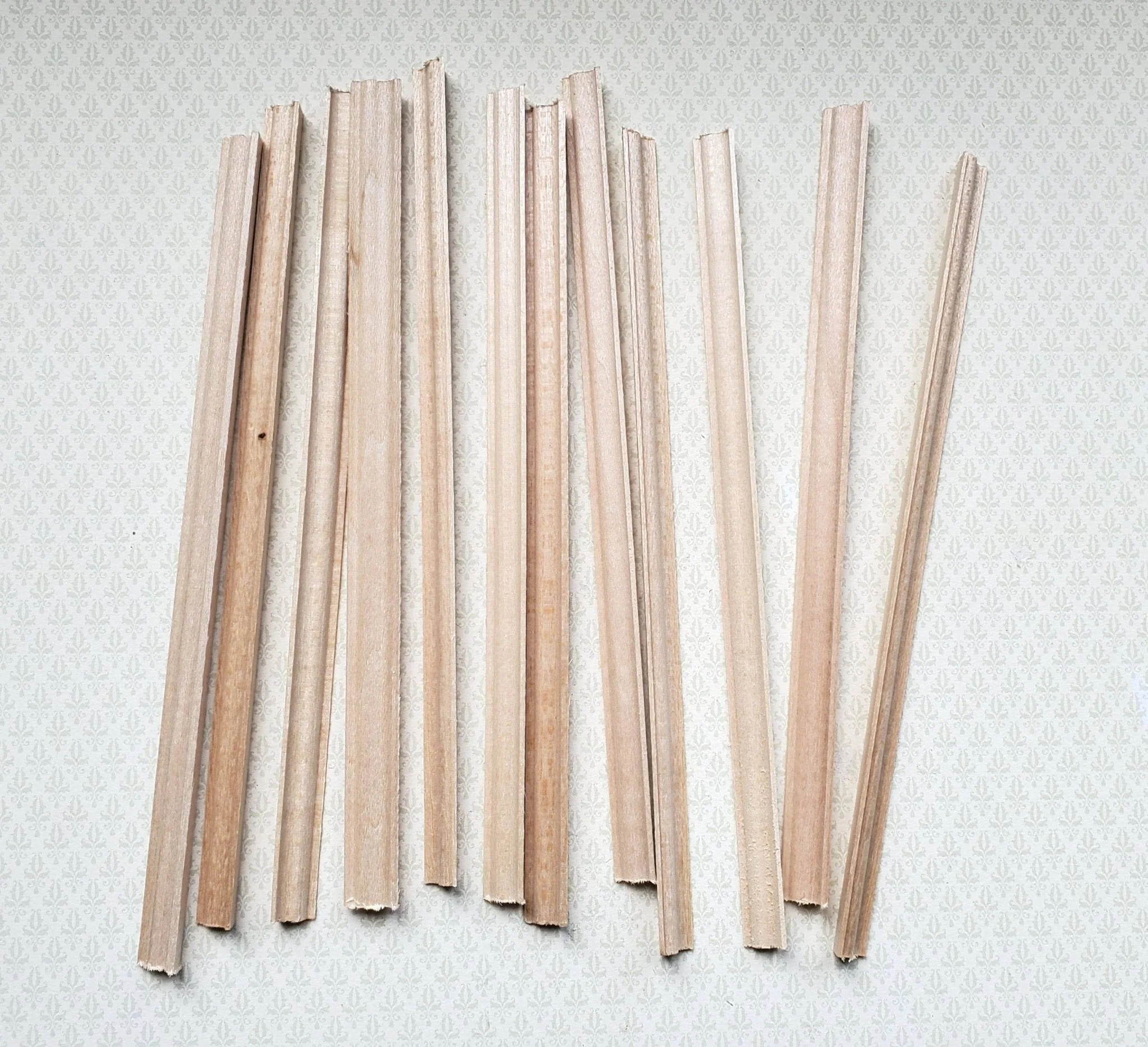 Dollhouse Miniatures 6" Cornice Crown Molding Scrap Trim x12 Pieces 1:12 Scale Building NE948 - Image 3