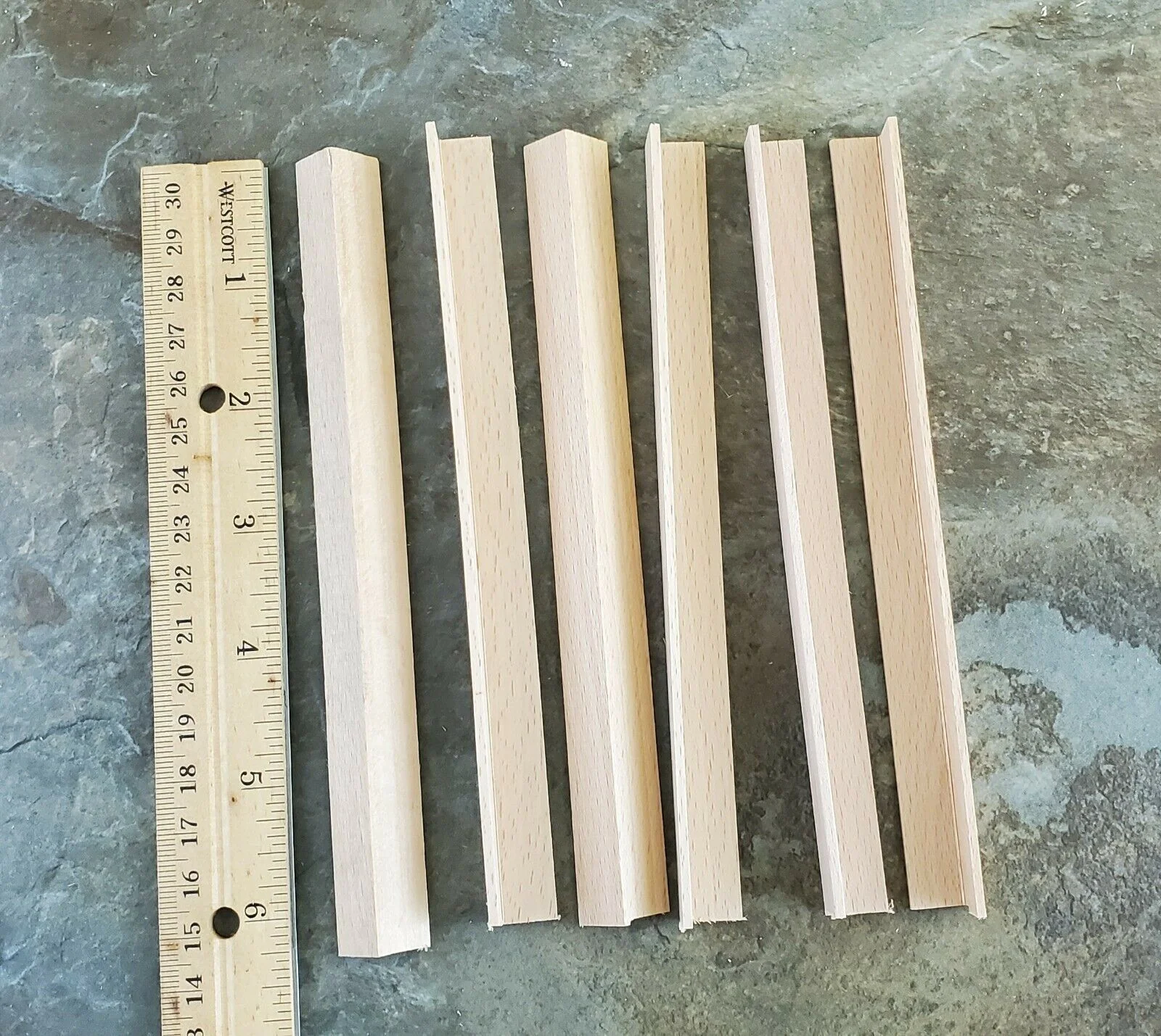 Dollhouse Miniatures 6" Pieces x6 Corner Trim Molding 1/2" x 1/2" x 6" - 70296 - Image 3