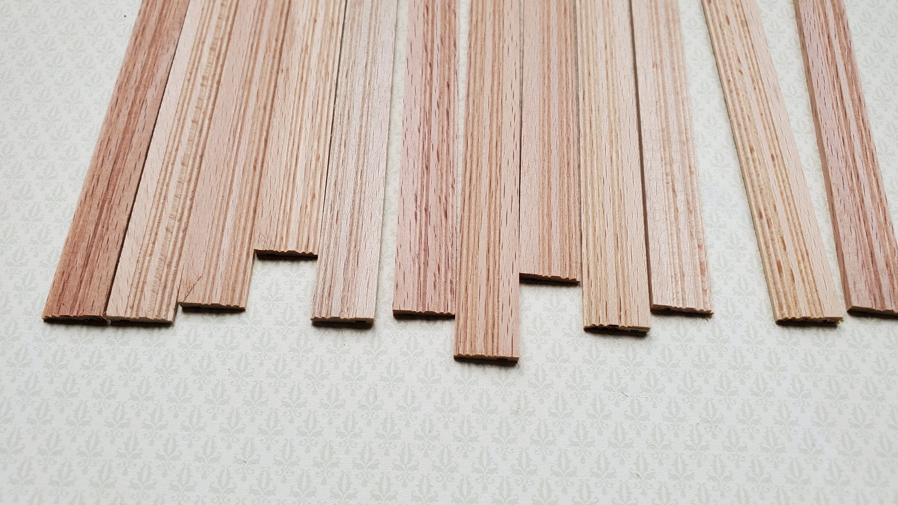 Dollhouse Miniatures Baseboard Trim 6" x12 Scrap Pieces 1:12 Scale 77946 - Image 2