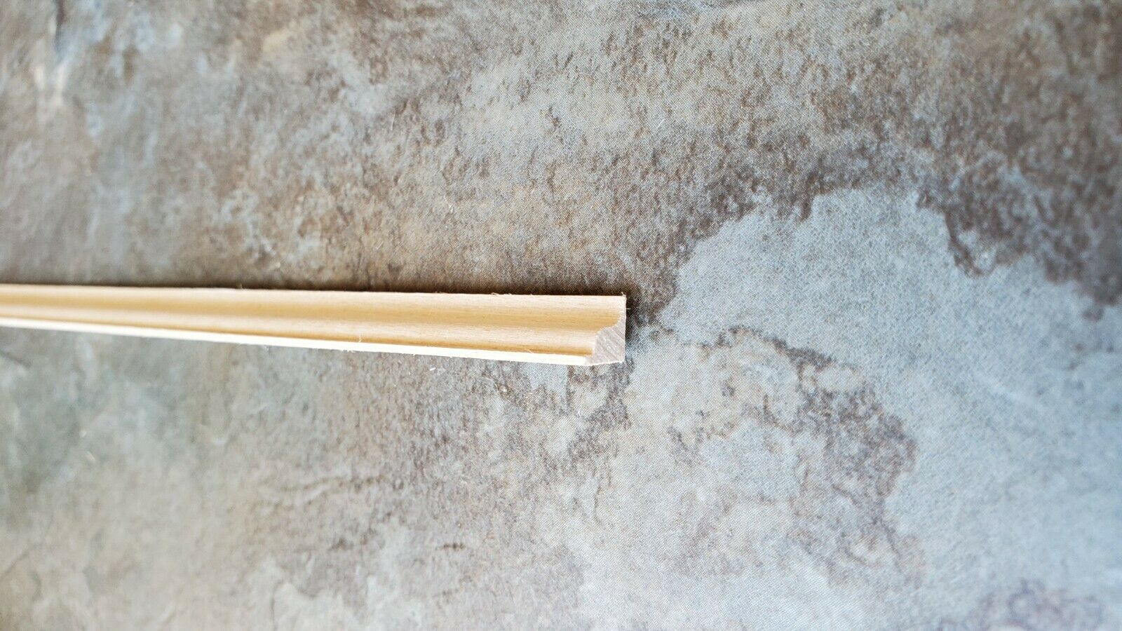 Dollhouse Miniatures Crown Molding Ceiling Trim 3/8" wide x 18" 1:12 Scale NE948 - Image 3