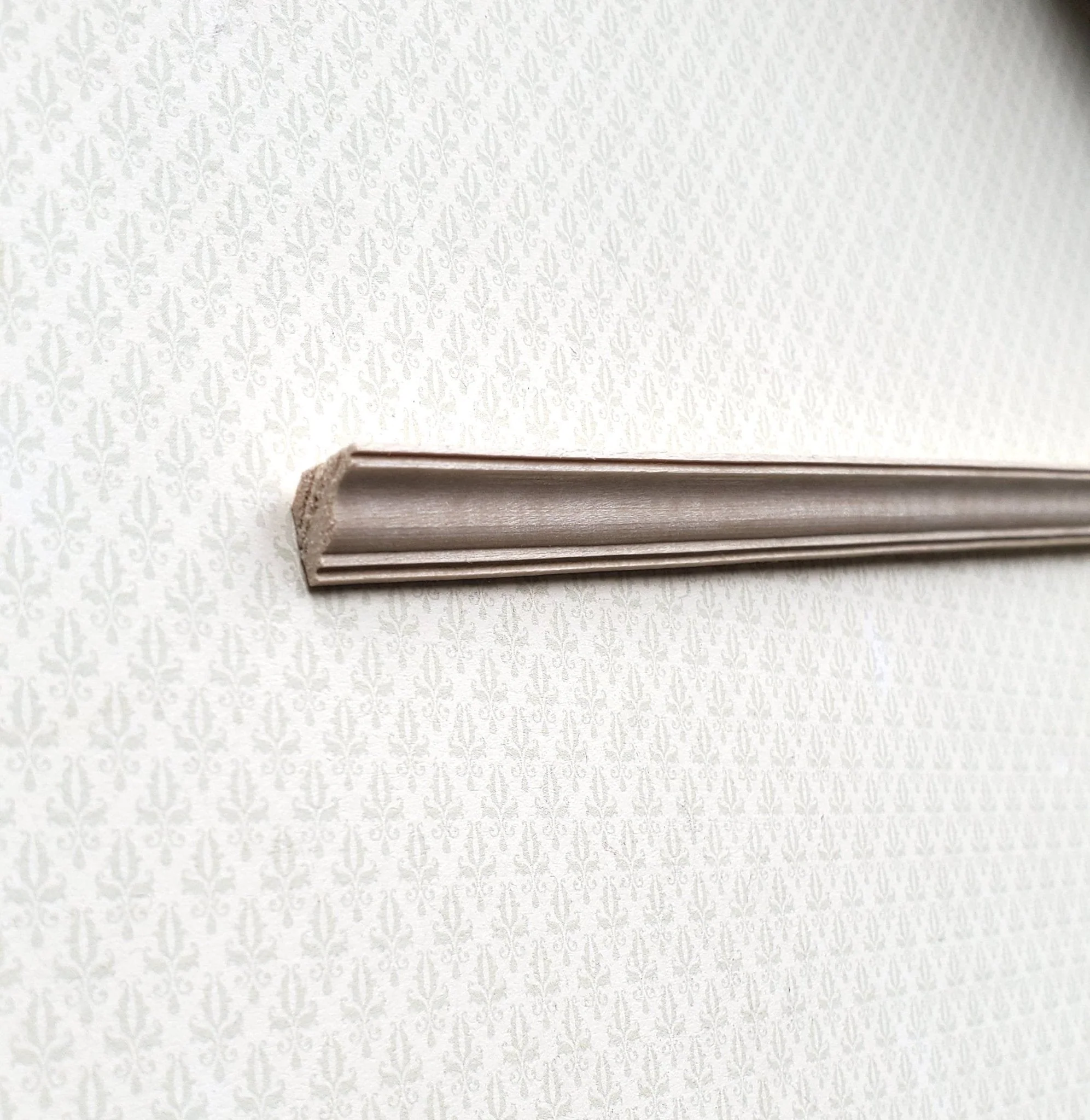 Dollhouse Miniatures Crown Molding Ceiling Trim 5/16" wide x 18" long 1:12 Scale NE950