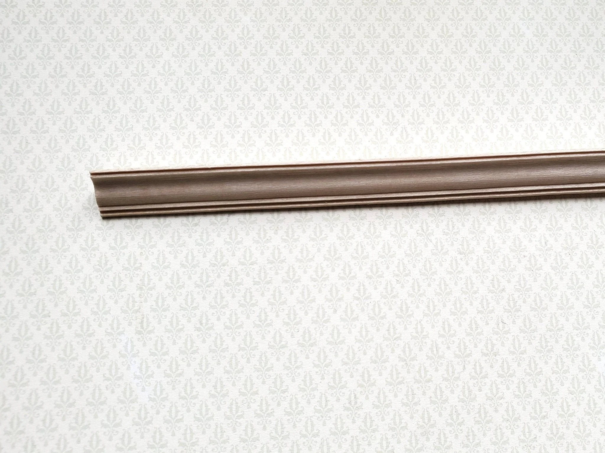 Dollhouse Miniatures Crown Molding Ceiling Trim 5/16" wide x 18" long 1:12 Scale NE950 - Image 2