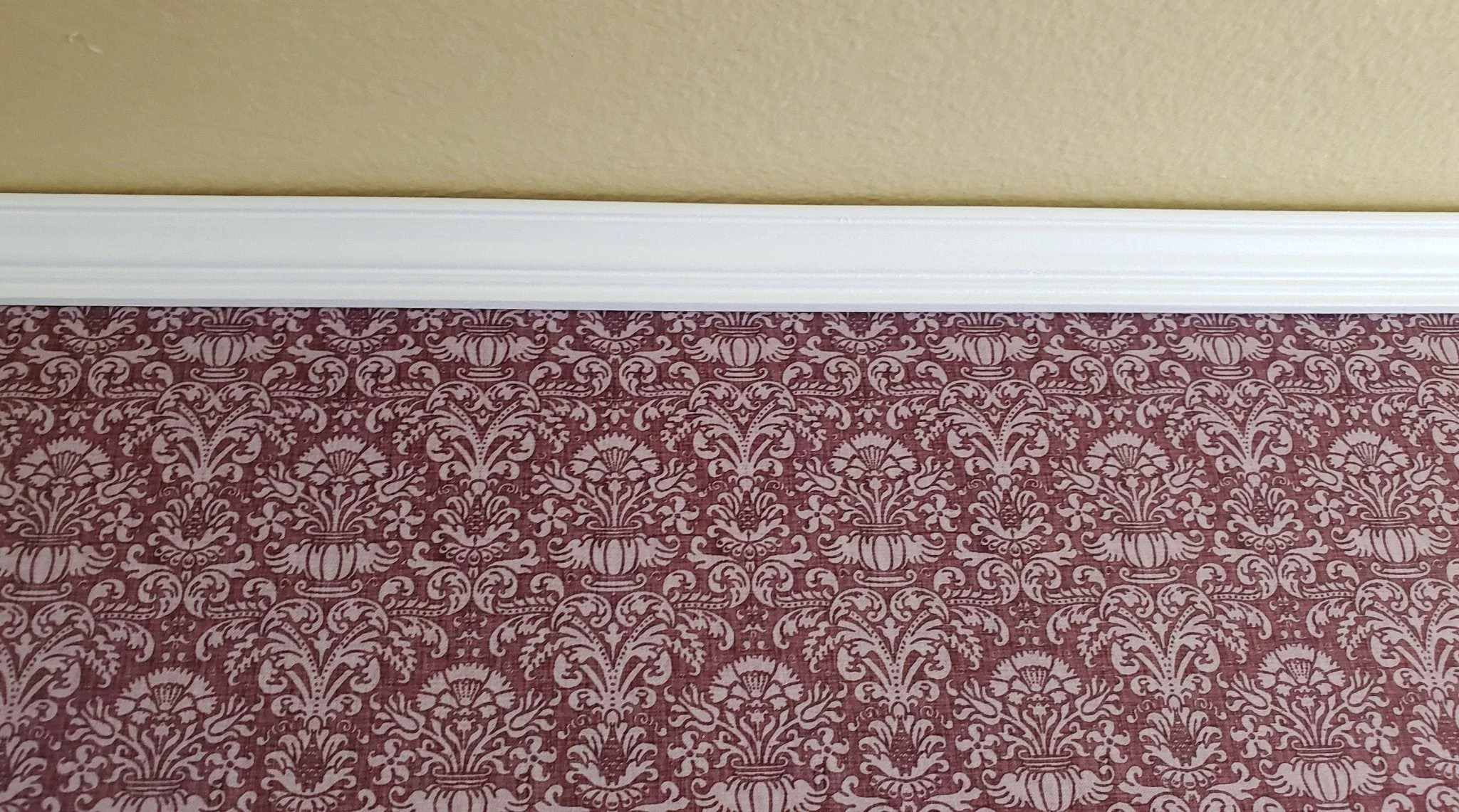 Dollhouse Miniatures Crown Molding x6 White Trim Cornice Large 1/2" wide x 17 3/4" long 1:12 Scale - Image 4
