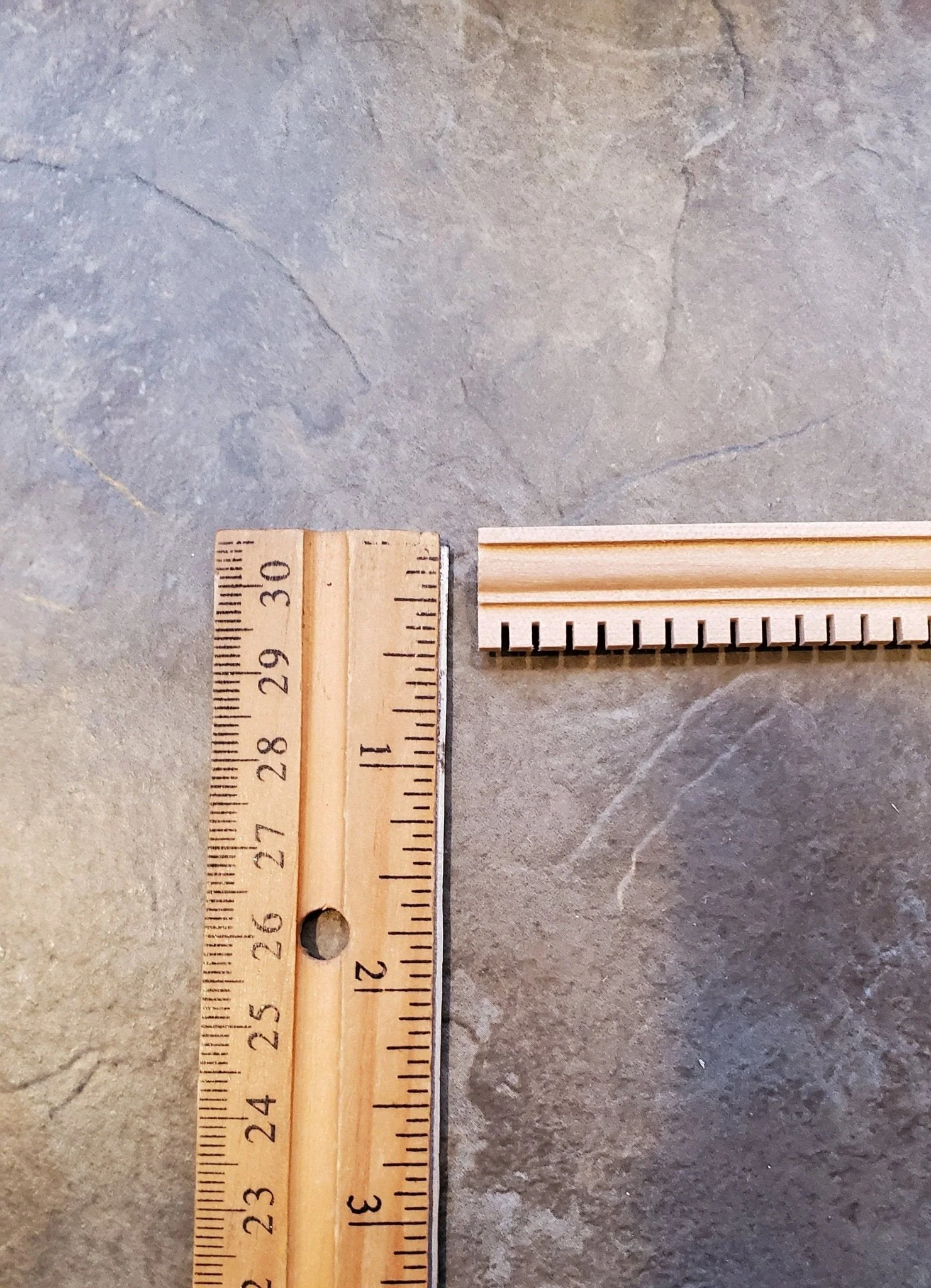 Dollhouse Miniatures Dentil Crown Molding Ceiling Trim 1/2" wide x 18" long 1:12 Scale - Image 4