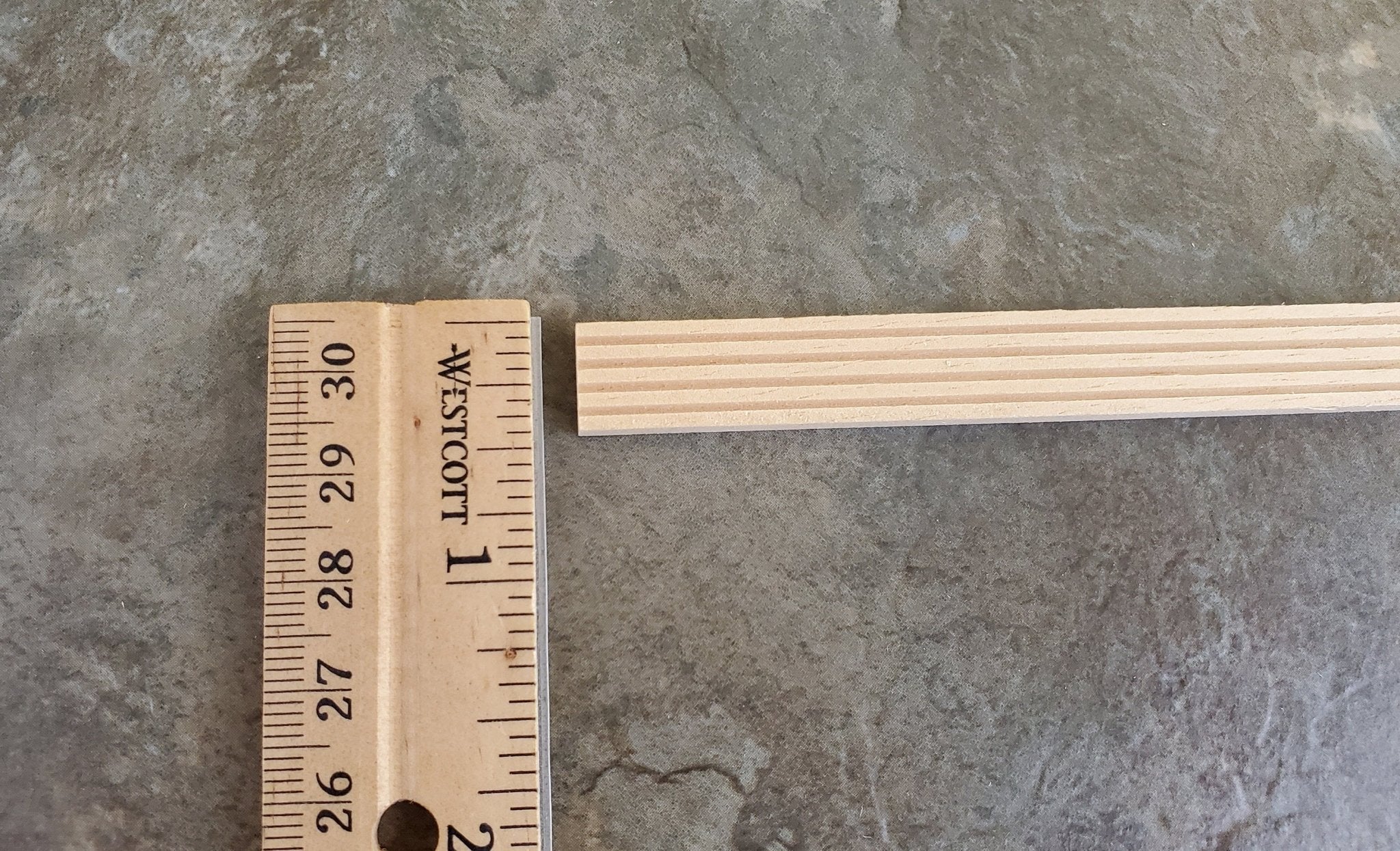Dollhouse Miniatures Grooved Trim Molding Flat Back 7/16" wide x 18" long 1:12 Scale HW7075 - Image 3