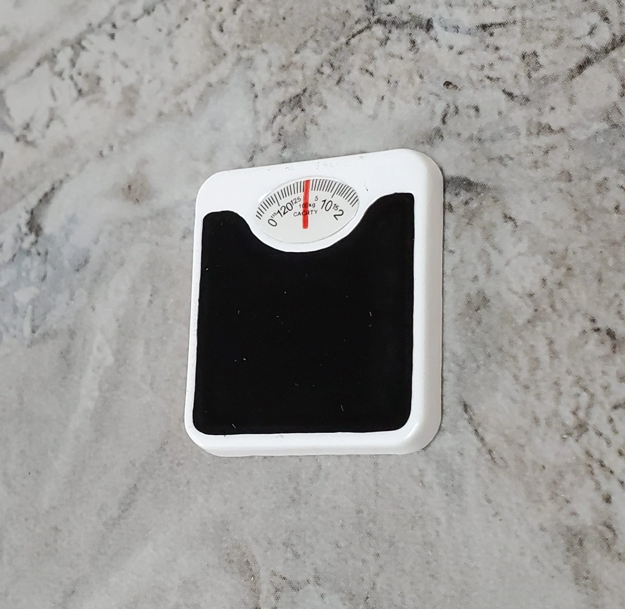 Dollhouse Modern Bathroom Scale White & Black 1:12 Scale Miniature Accessories - Image 3