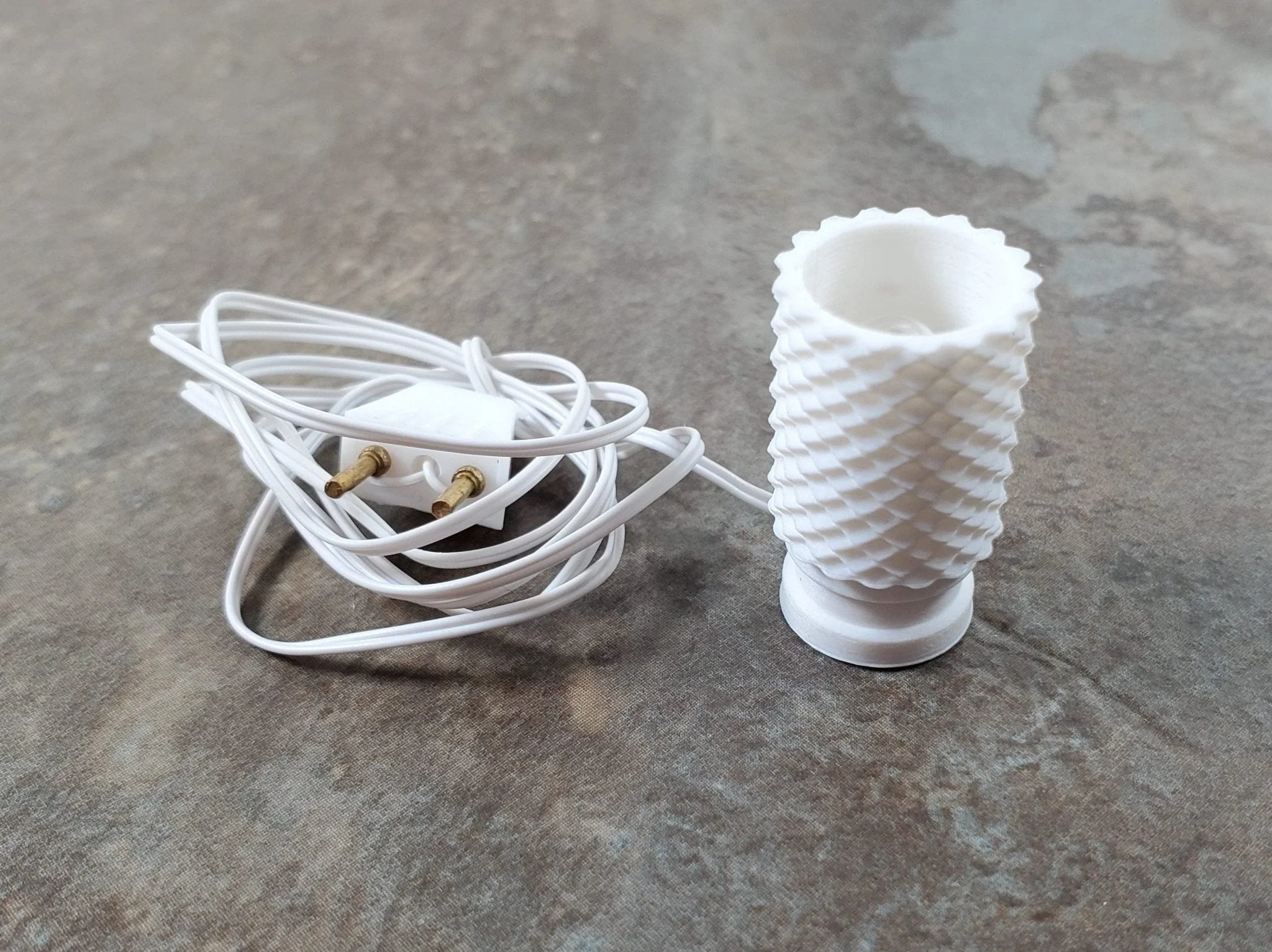 Dollhouse Modern Table Lamp White Cylinder 1:12 Scale Miniature 12 volt w/ Plug - Image 5