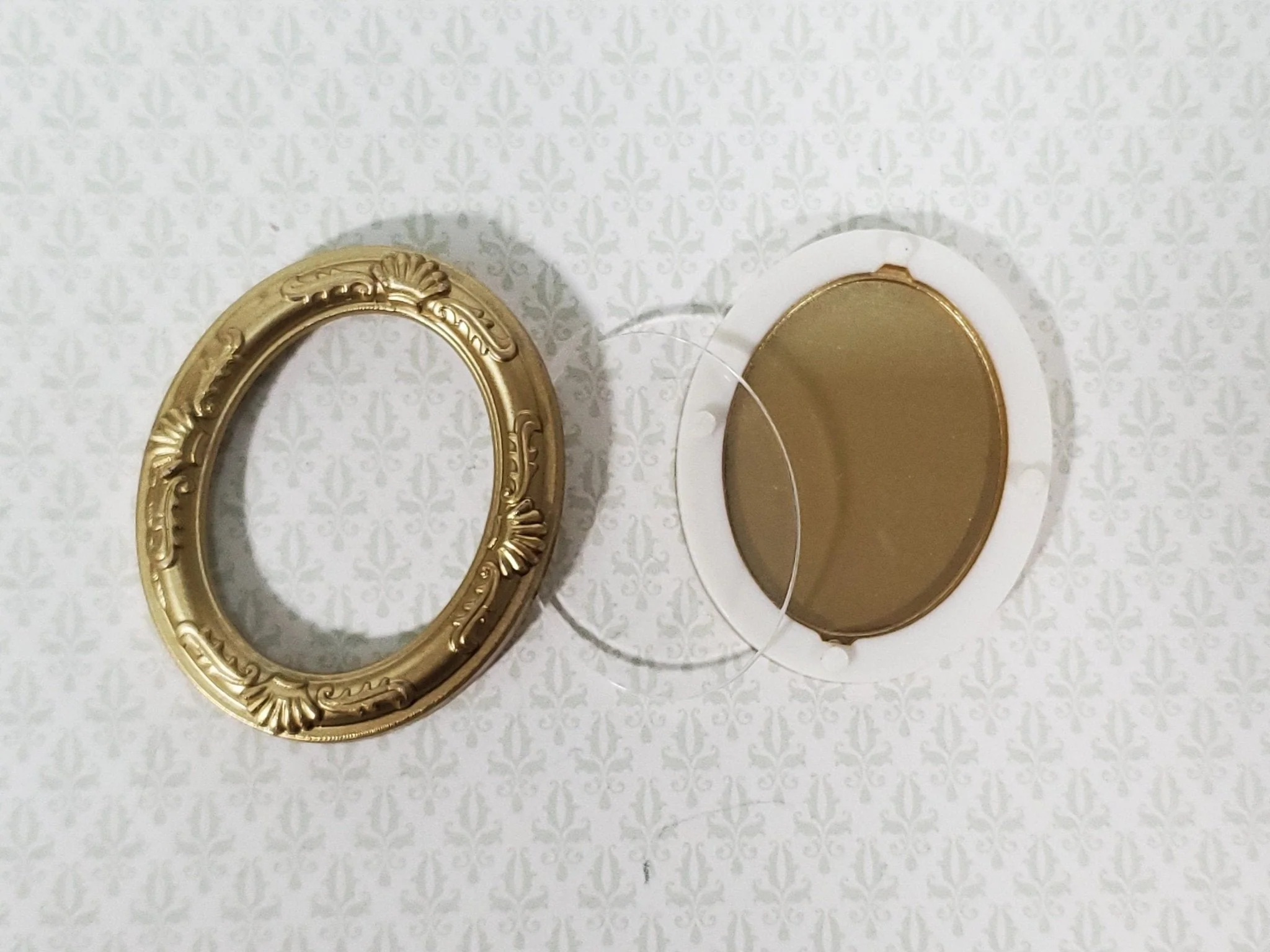 Dollhouse Oval Picture Frames Set of 2 Gold for Painting 1:12 Scale Miniatures Decor - Image 4