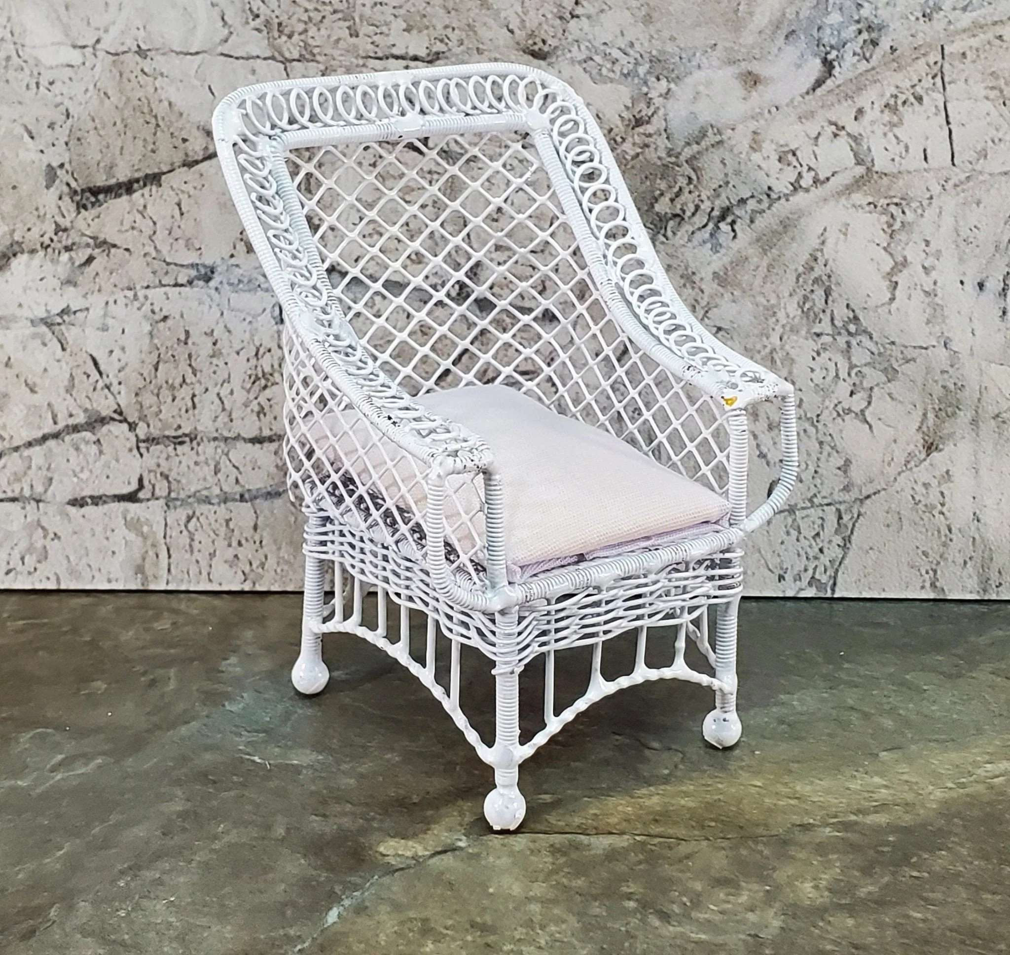 Dollhouse Patio Chair White Metal Mesh 1:12 Scale Miniature Fairy Garden