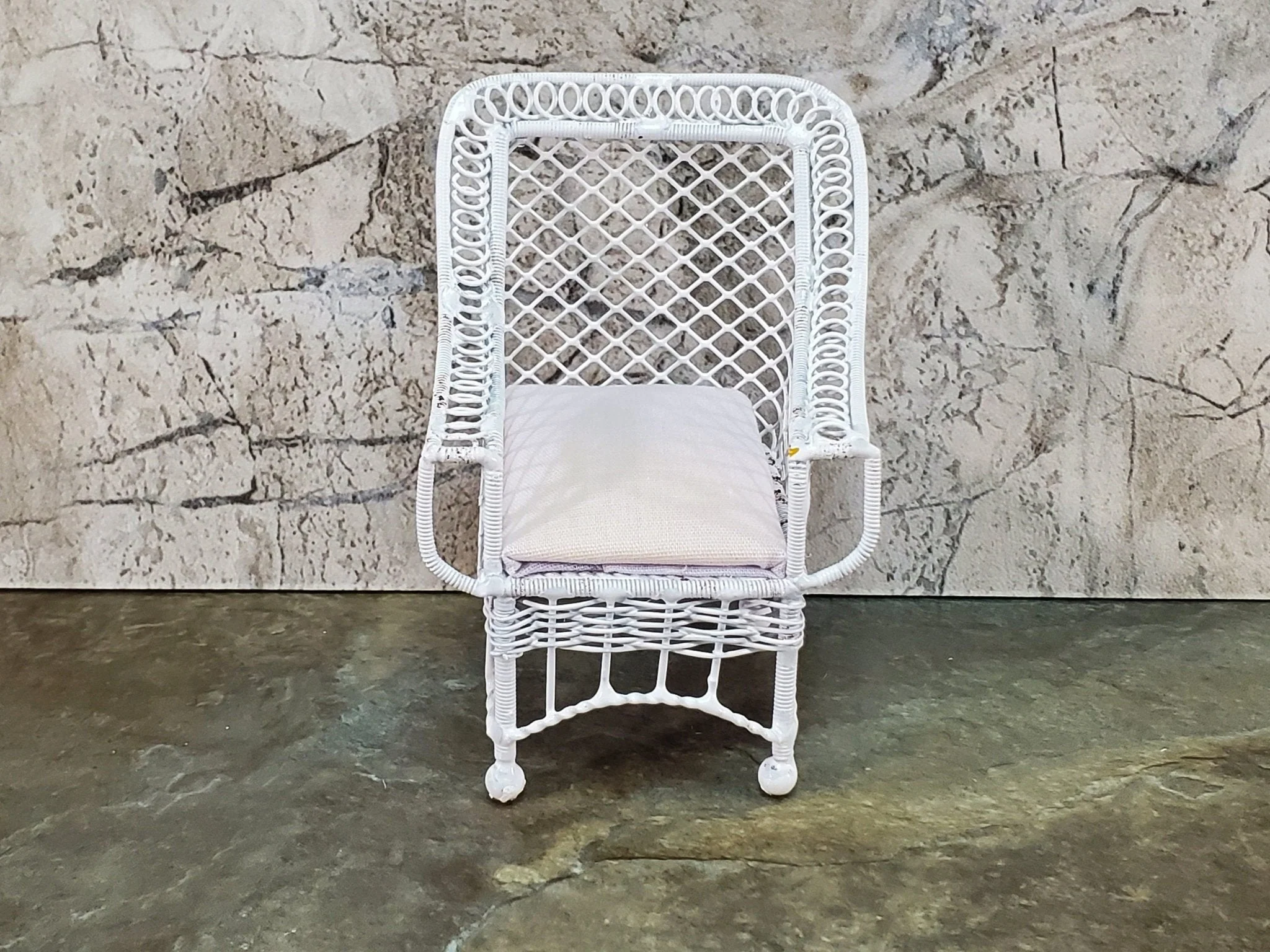 Dollhouse Patio Chair White Metal Mesh 1:12 Scale Miniature Fairy Garden - Image 2
