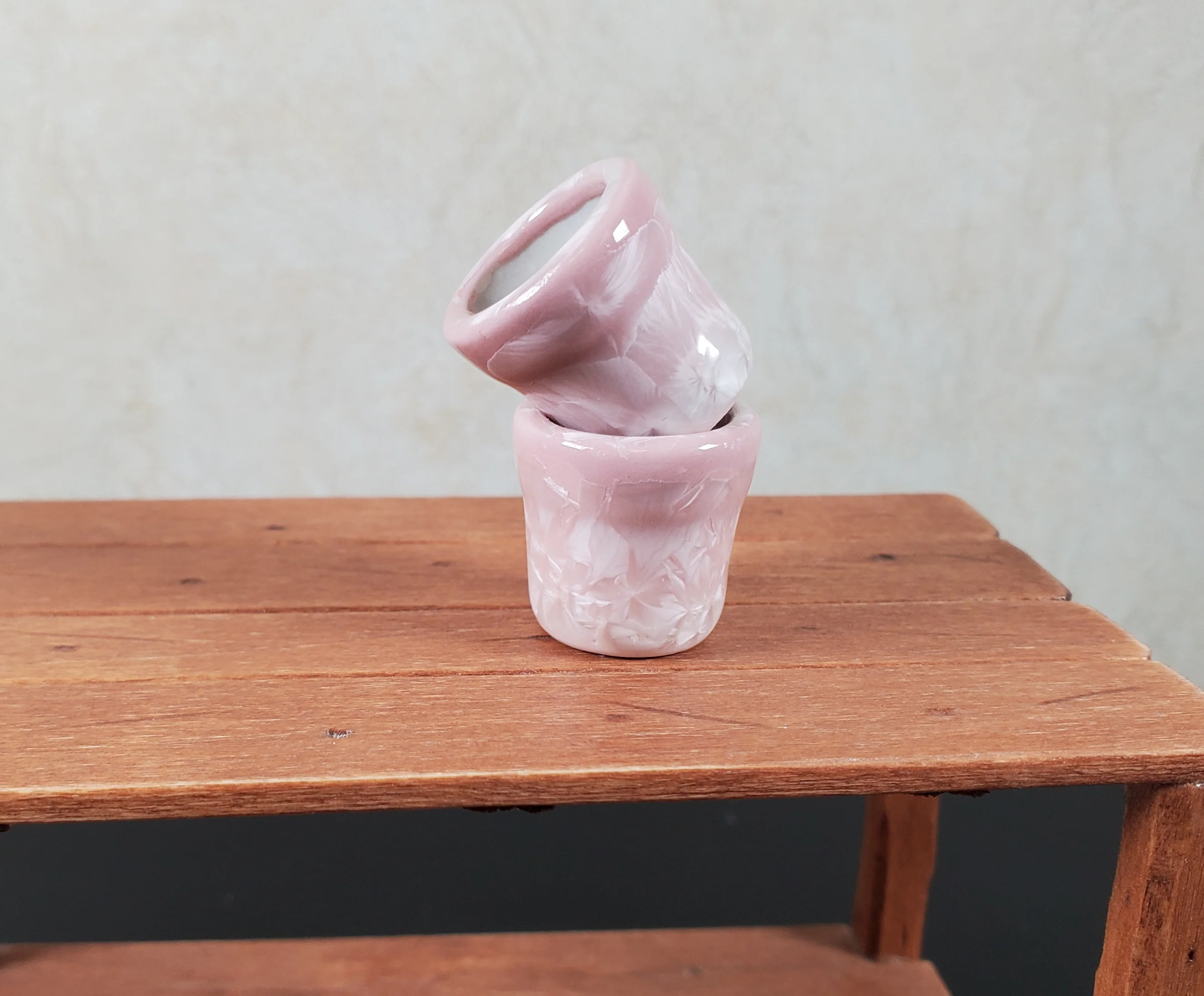 Dollhouse Patterned Pink Ceramic Pot Set of 2 1:12 Scale Miniature - Image 3