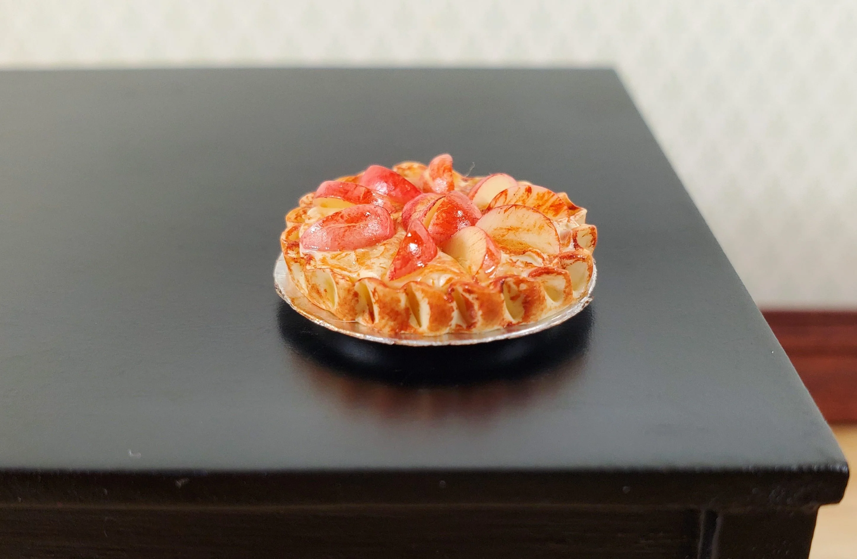 Dollhouse Peach Pie in Tin 1:12 Scale Miniature Kitchen Food Bakery - Image 2