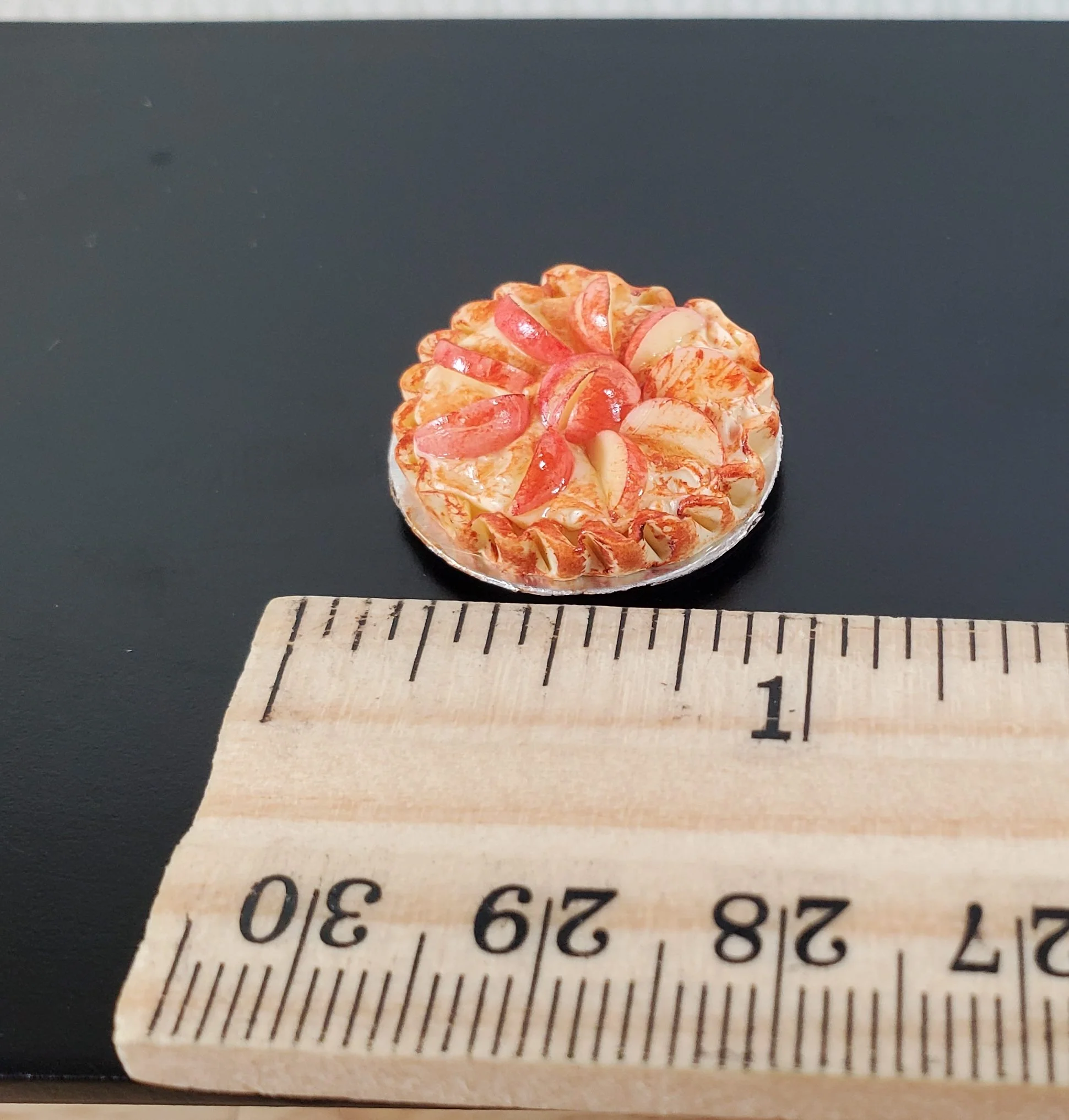 Dollhouse Peach Pie in Tin 1:12 Scale Miniature Kitchen Food Bakery - Image 4