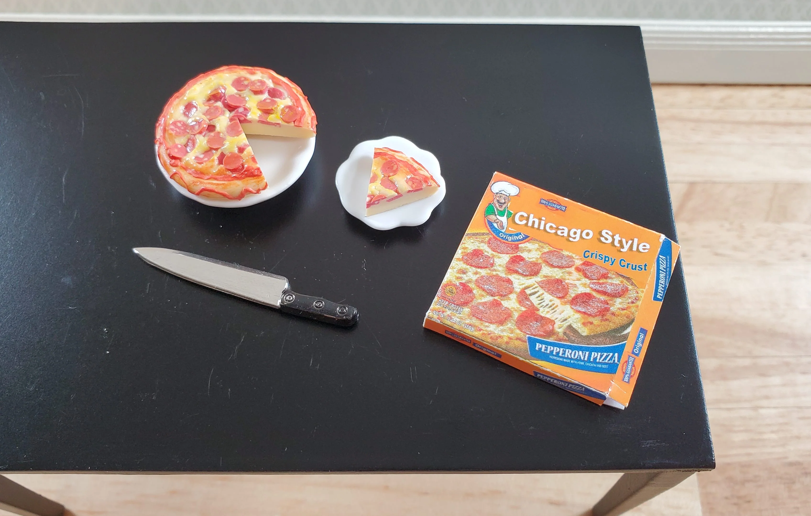 Dollhouse Pepperoni Pizza with Slice and Box 1:12 Scale Miniature Food - Image 2