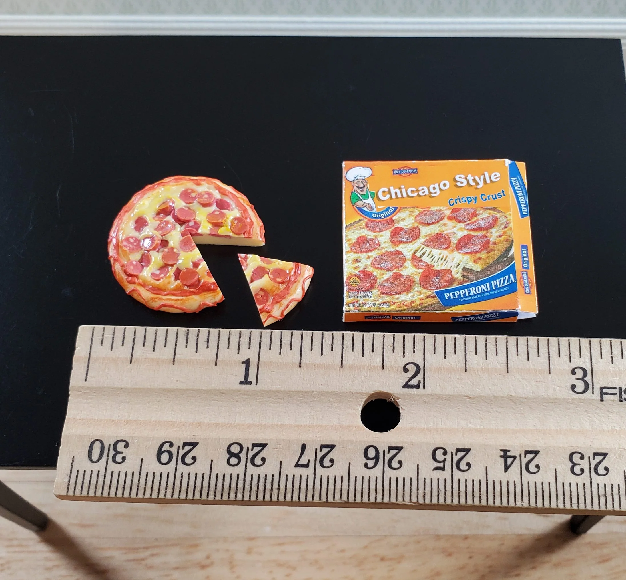 Dollhouse Pepperoni Pizza with Slice and Box 1:12 Scale Miniature Food - Image 3