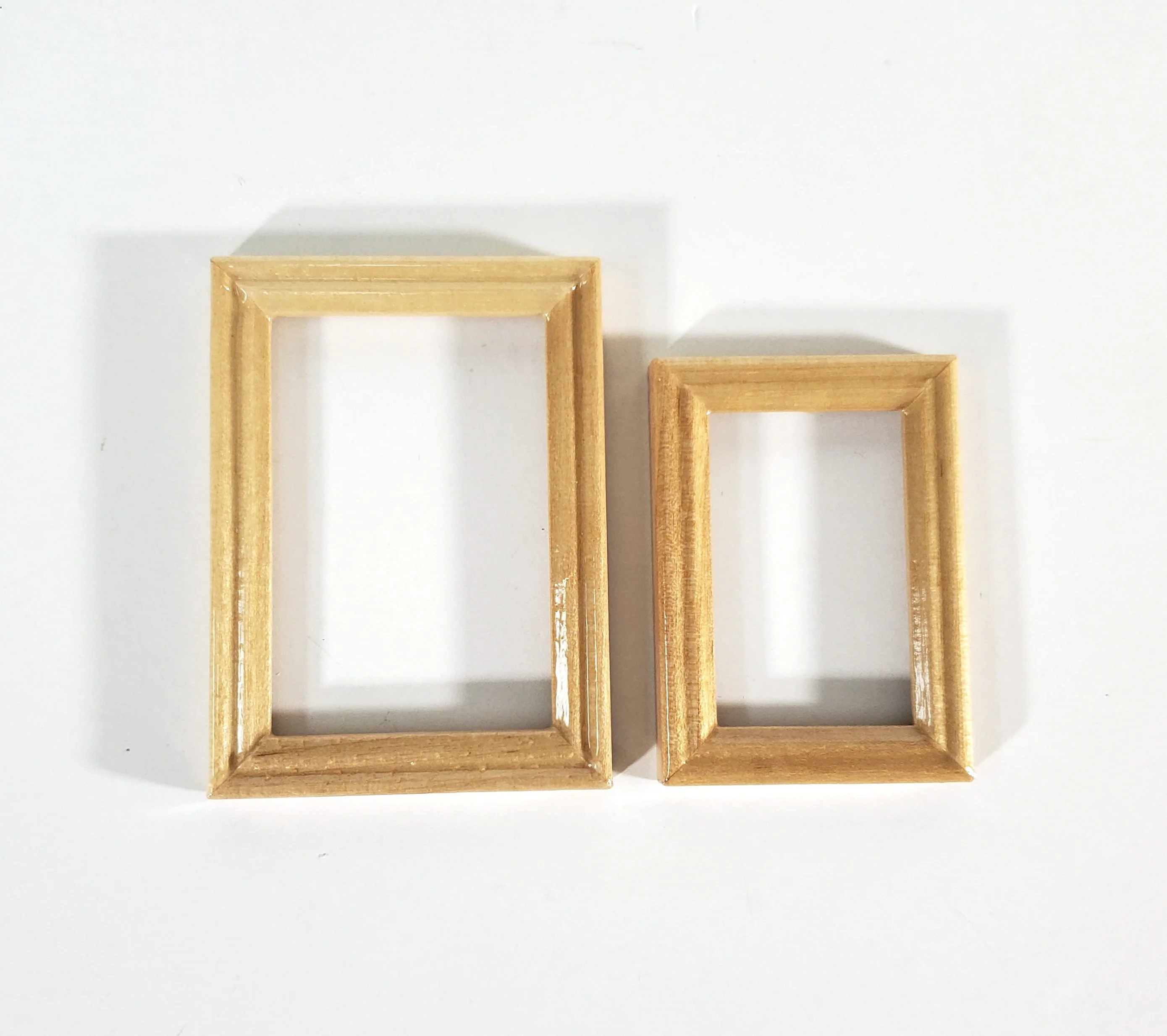 Dollhouse Picture Frames Set of 2 Sizes Wood Light Oak Finish 1:12 Scale Miniatures - Image 2