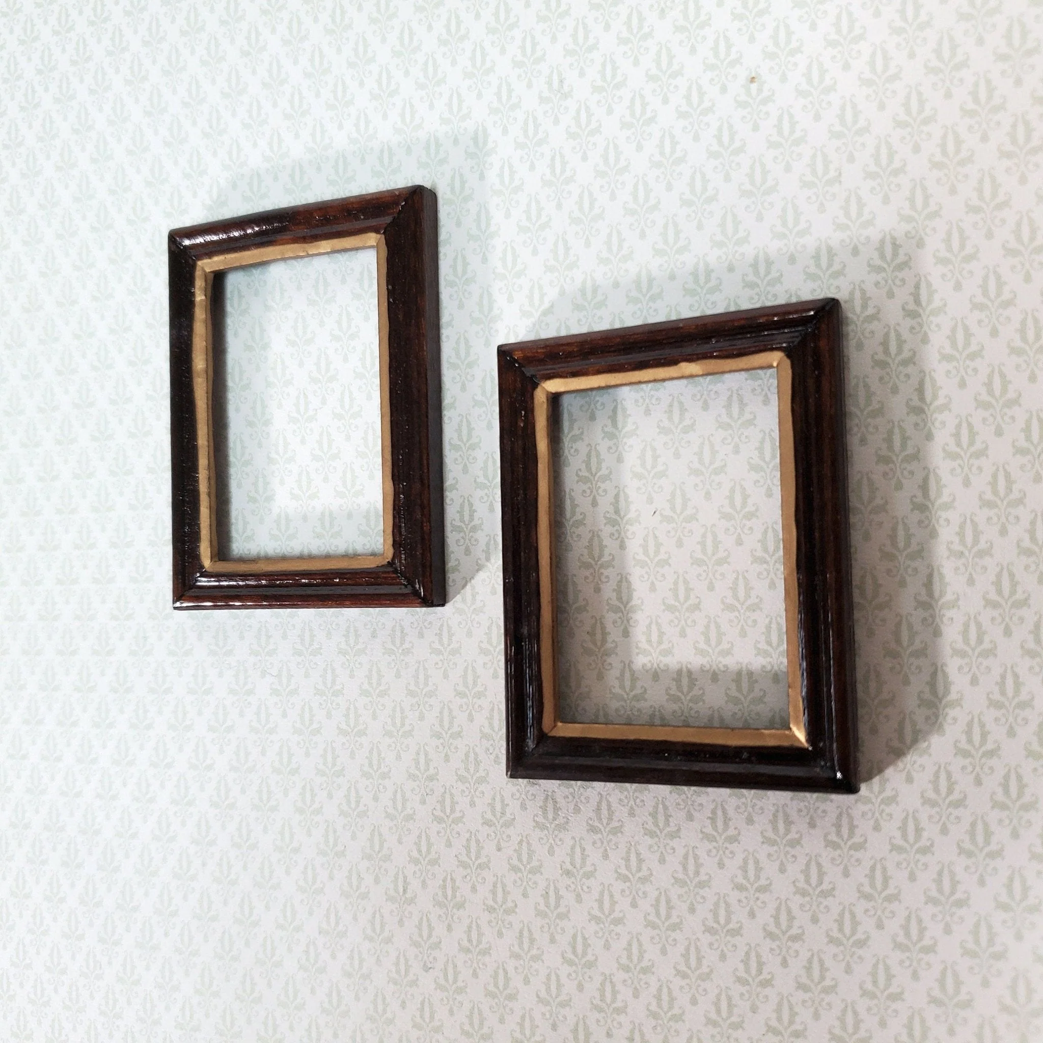 Dollhouse Picture Frames x2 Small Wood with Gold Accent 1:12 Scale Miniature D1956 - Image 2