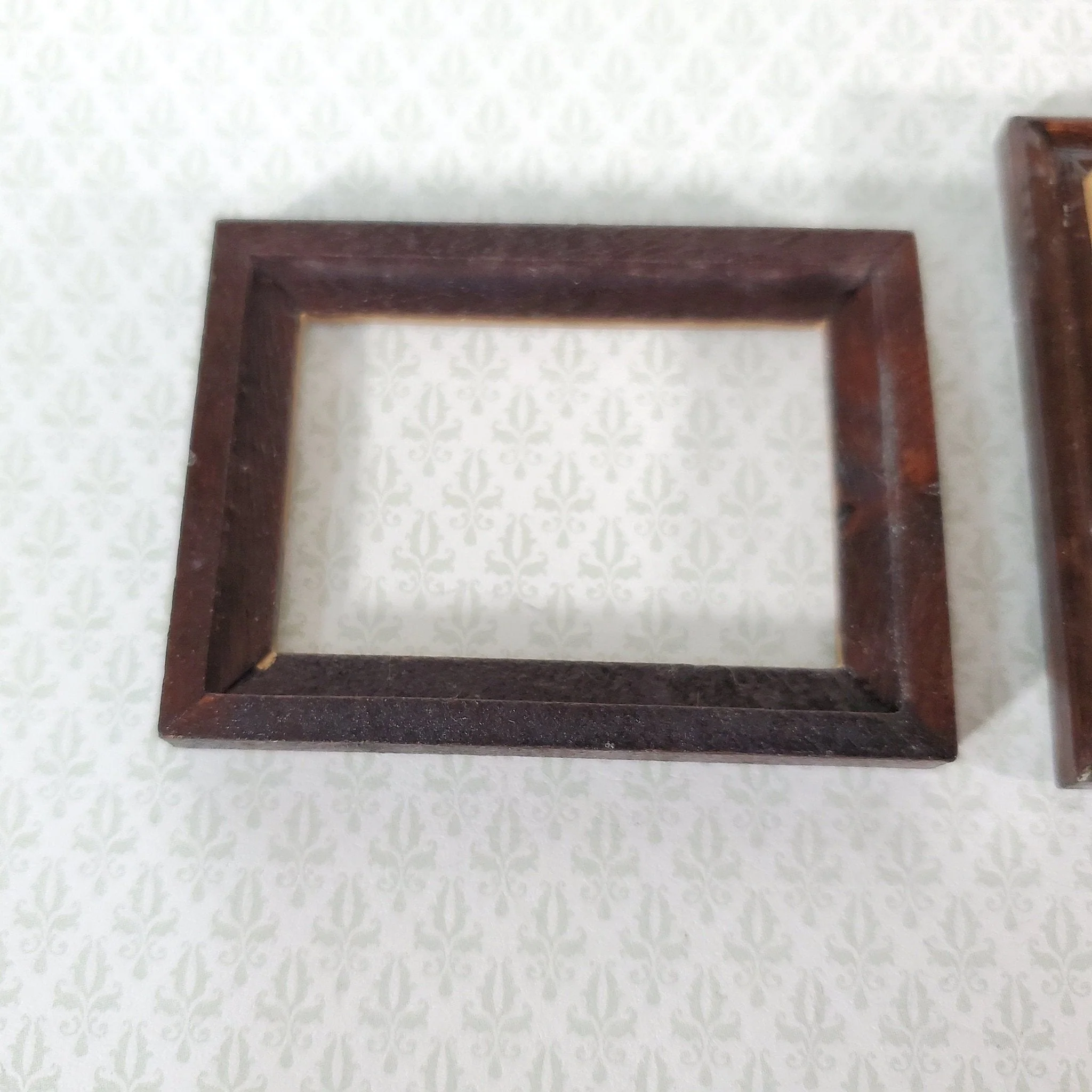 Dollhouse Picture Frames x2 Small Wood with Gold Accent 1:12 Scale Miniature D1956 - Image 3