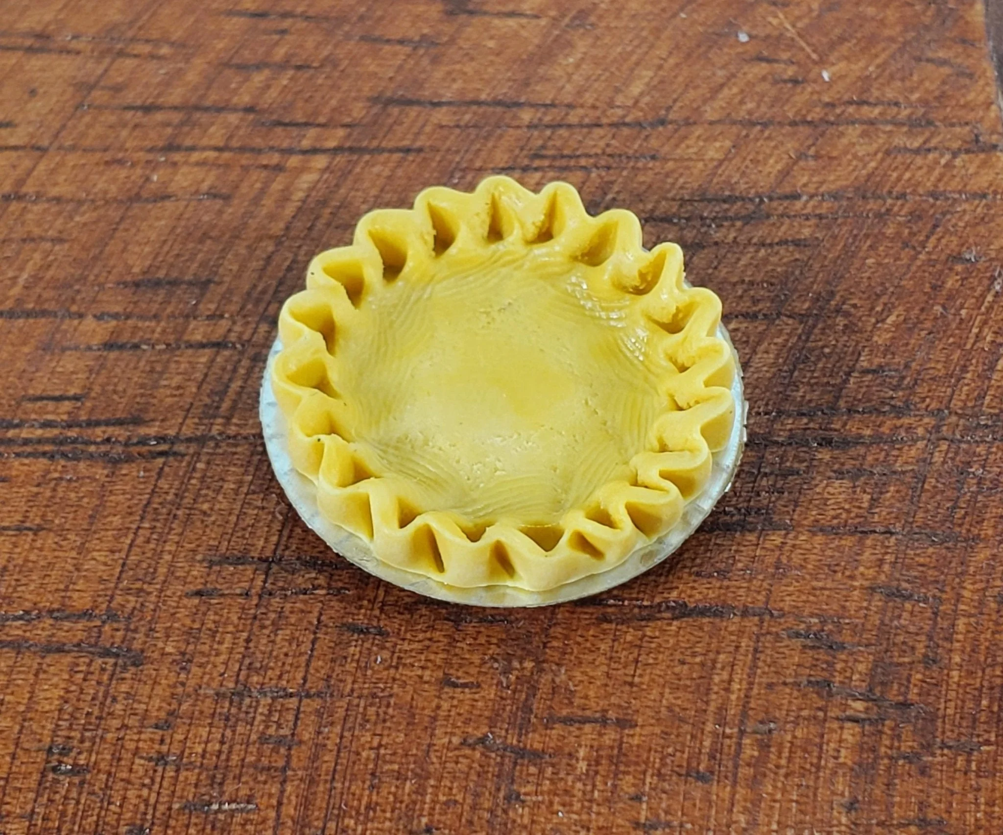 Dollhouse Pie Crust in a Pan Empty 1:12 Scale Miniature Kitchen Food Bakery