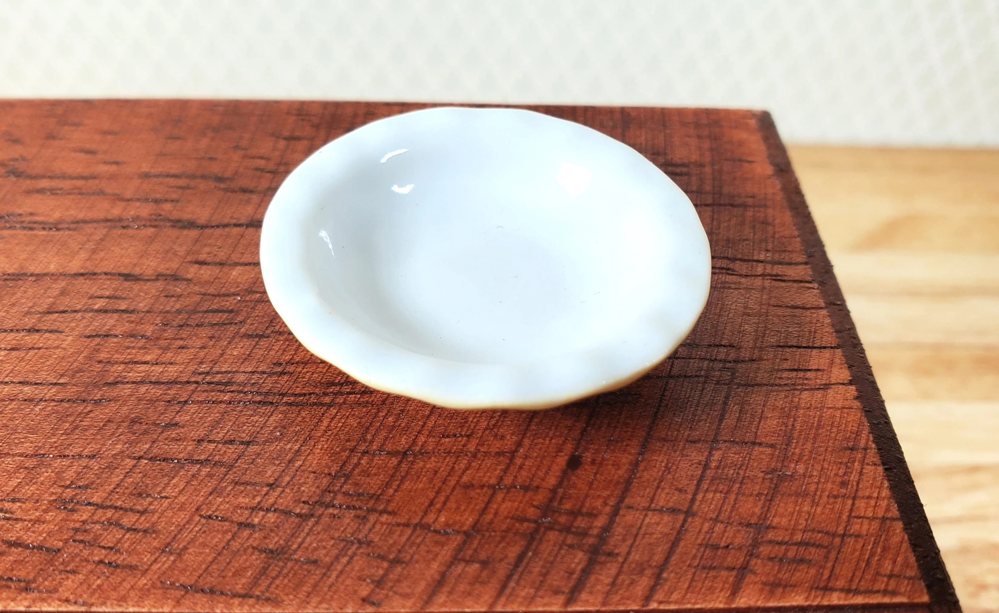 Dollhouse Pie Plate Ceramic Pale Yellow 1:6 Scale Miniature Kitchen Accessory - Image 2