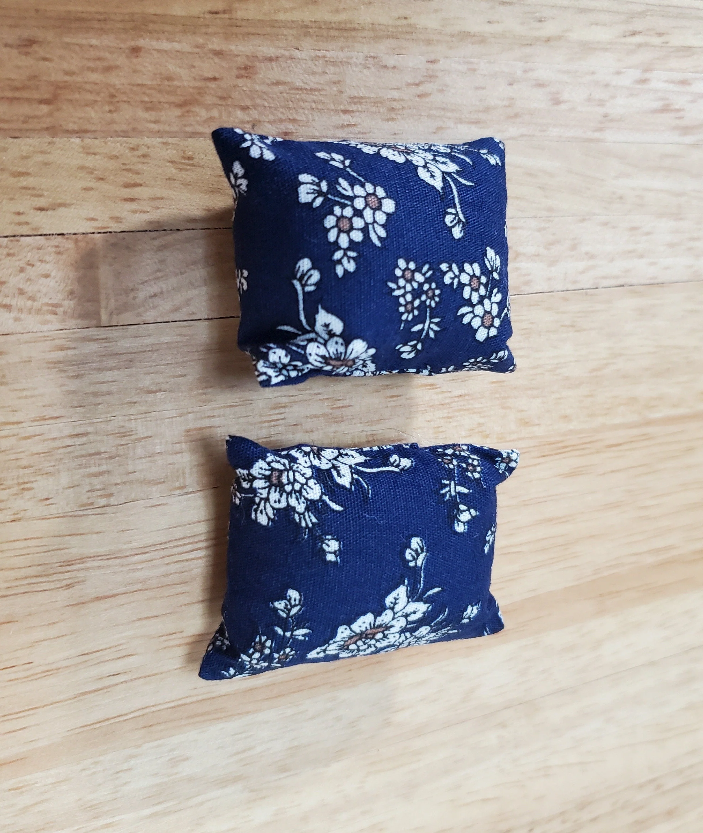 Dollhouse Pillows Navy Blue & White Floral Set of 2 1:12 Scale Miniature - Image 3