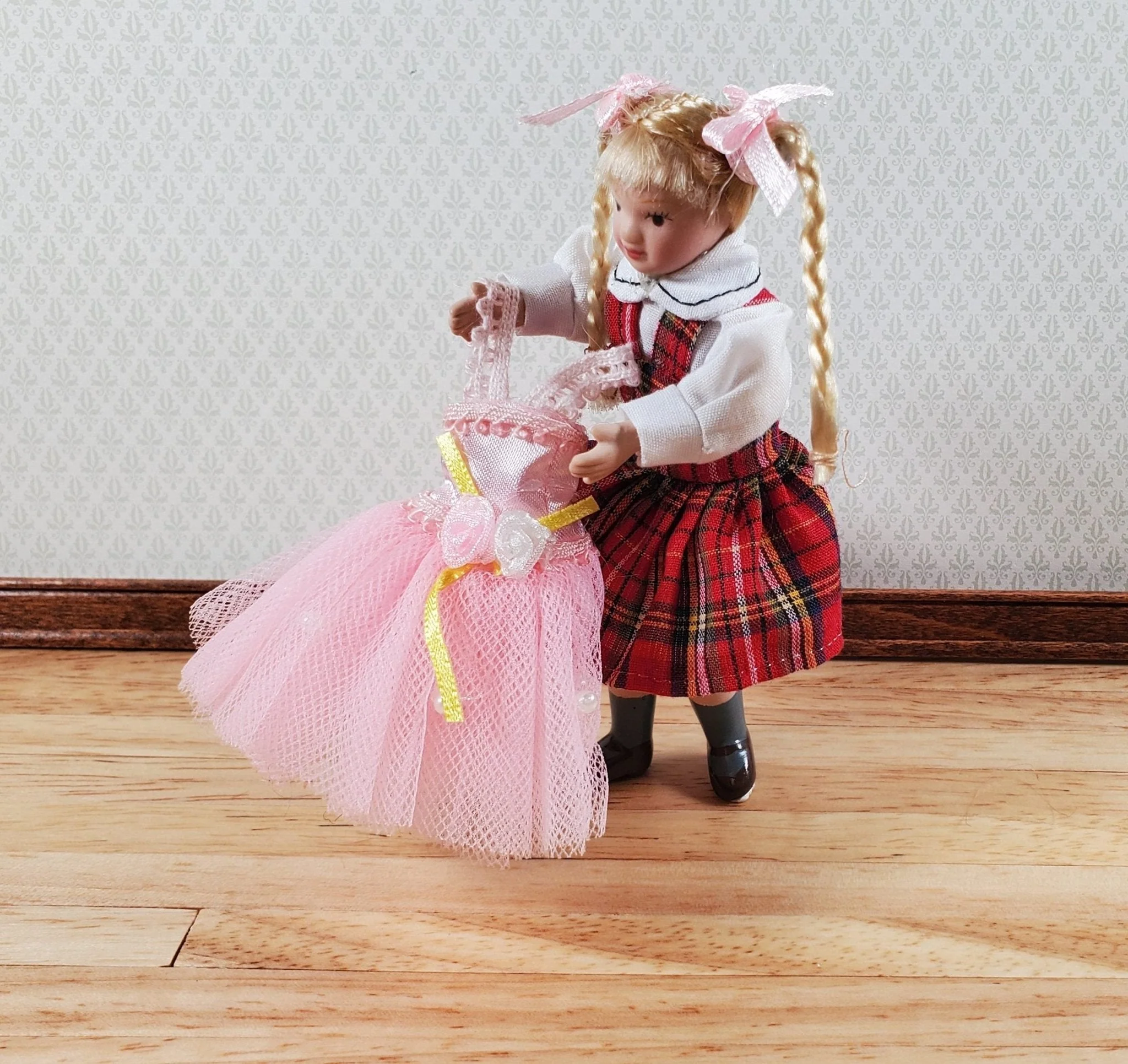 Dollhouse Pink Ballerina Tutu 1:12 Scale Miniature Clothes Decoration Only - Image 3
