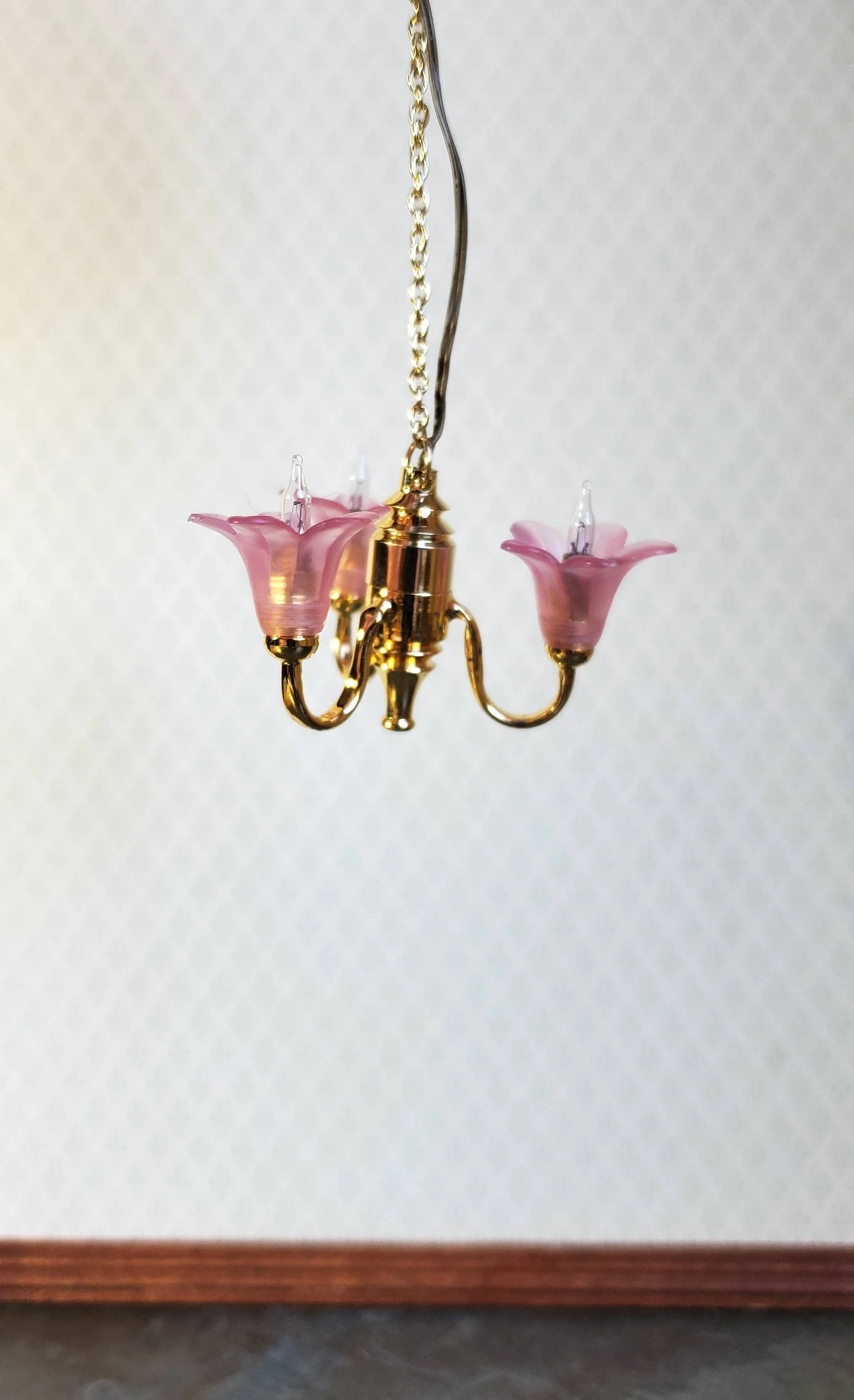 Dollhouse Pink Chandelier Flower Shade 3 Arm 12 Volt with Plug 1:12 Scale HW2736 - Image 3