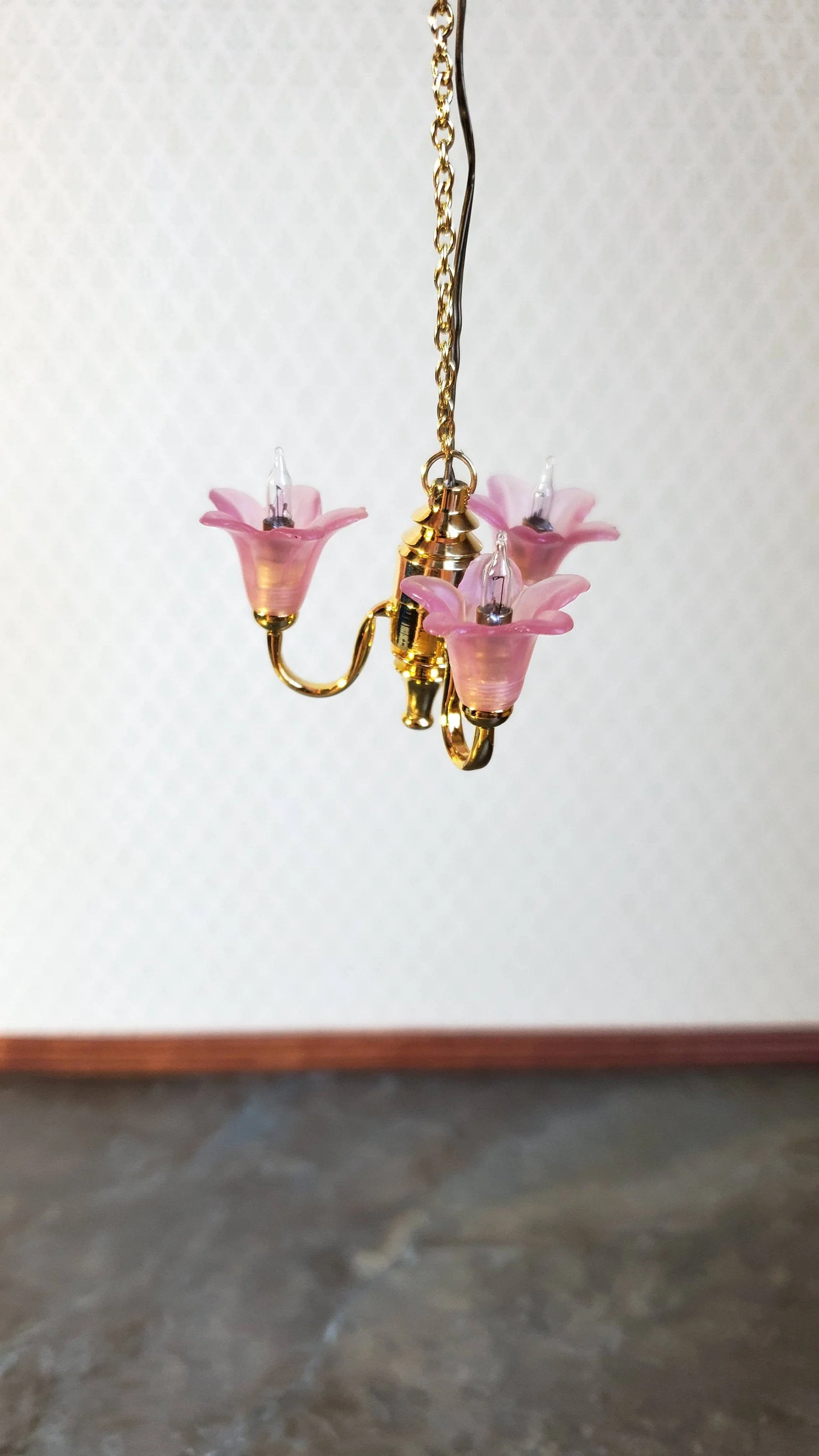 Dollhouse Pink Chandelier Flower Shade 3 Arm 12 Volt with Plug 1:12 Scale HW2736 - Image 4
