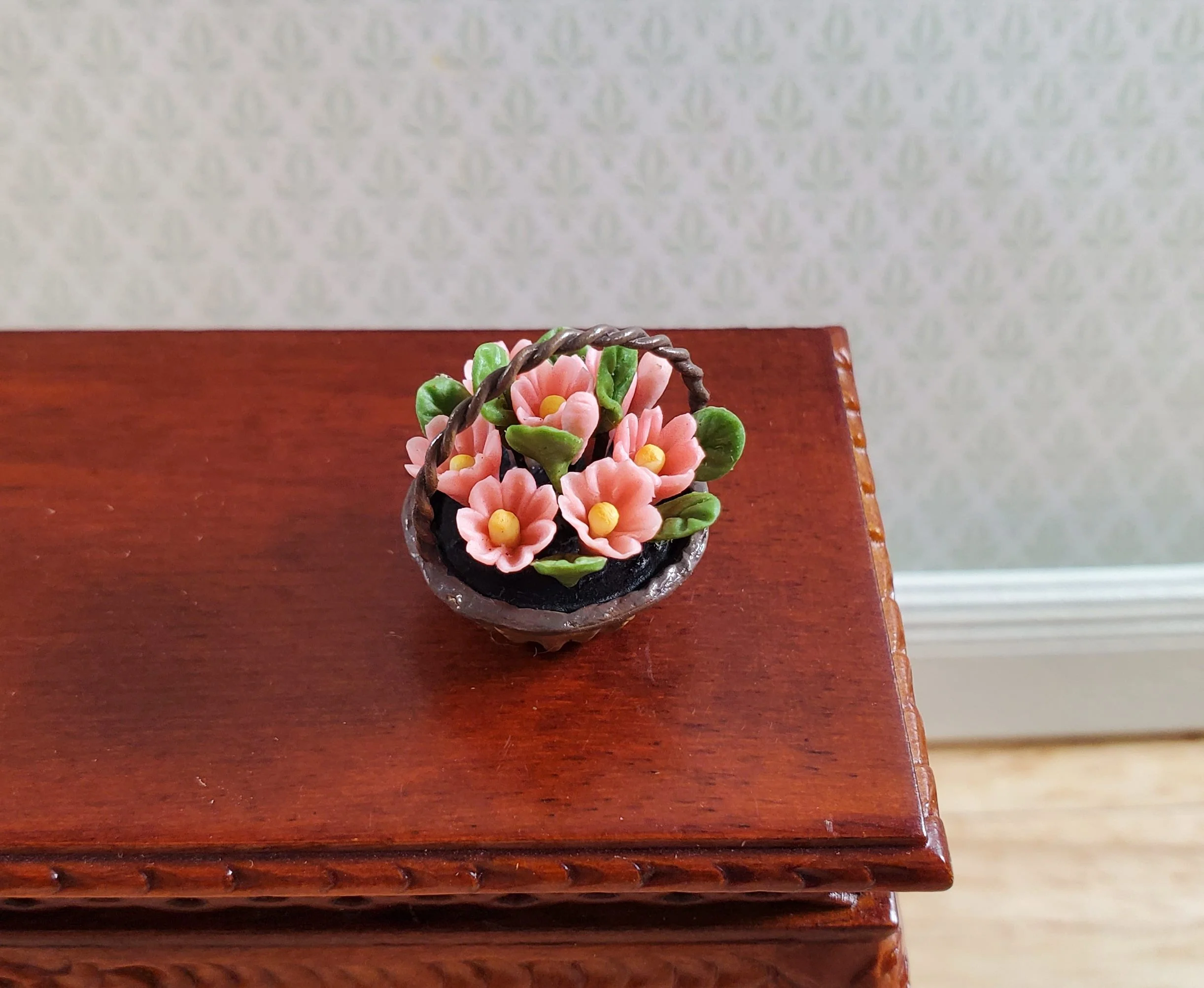 Dollhouse Pink Daisies in a Small Basket 1:12 Scale Miniature Flowers by Falcon - Image 2