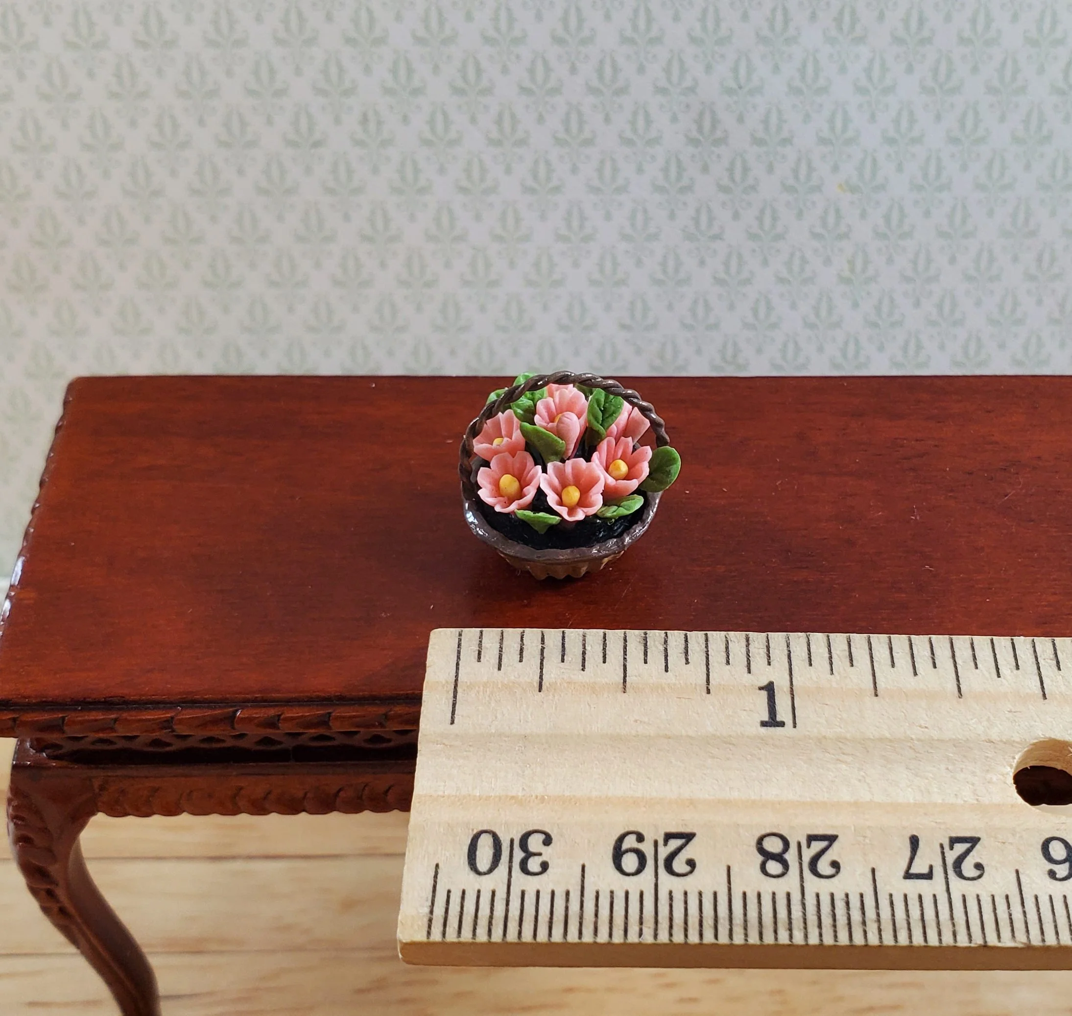 Dollhouse Pink Daisies in a Small Basket 1:12 Scale Miniature Flowers by Falcon - Image 5