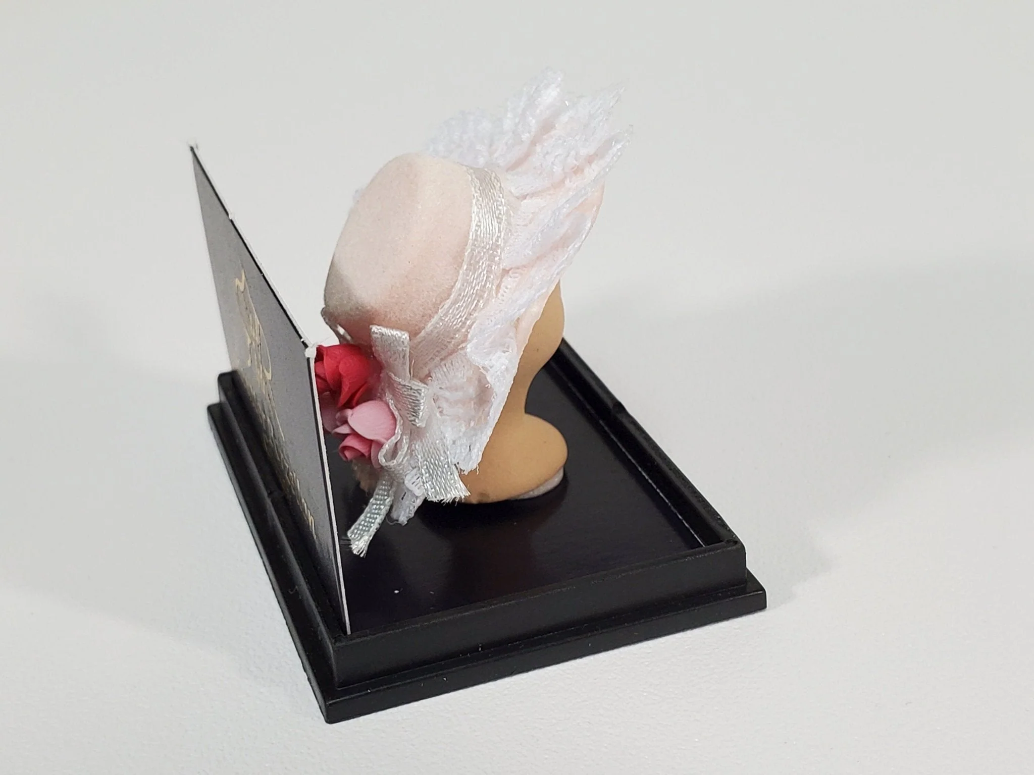 Dollhouse Pink Hat on Hat Stand Mannequin Head by Reutter 1:12 Scale Miniature Accessories - Image 3