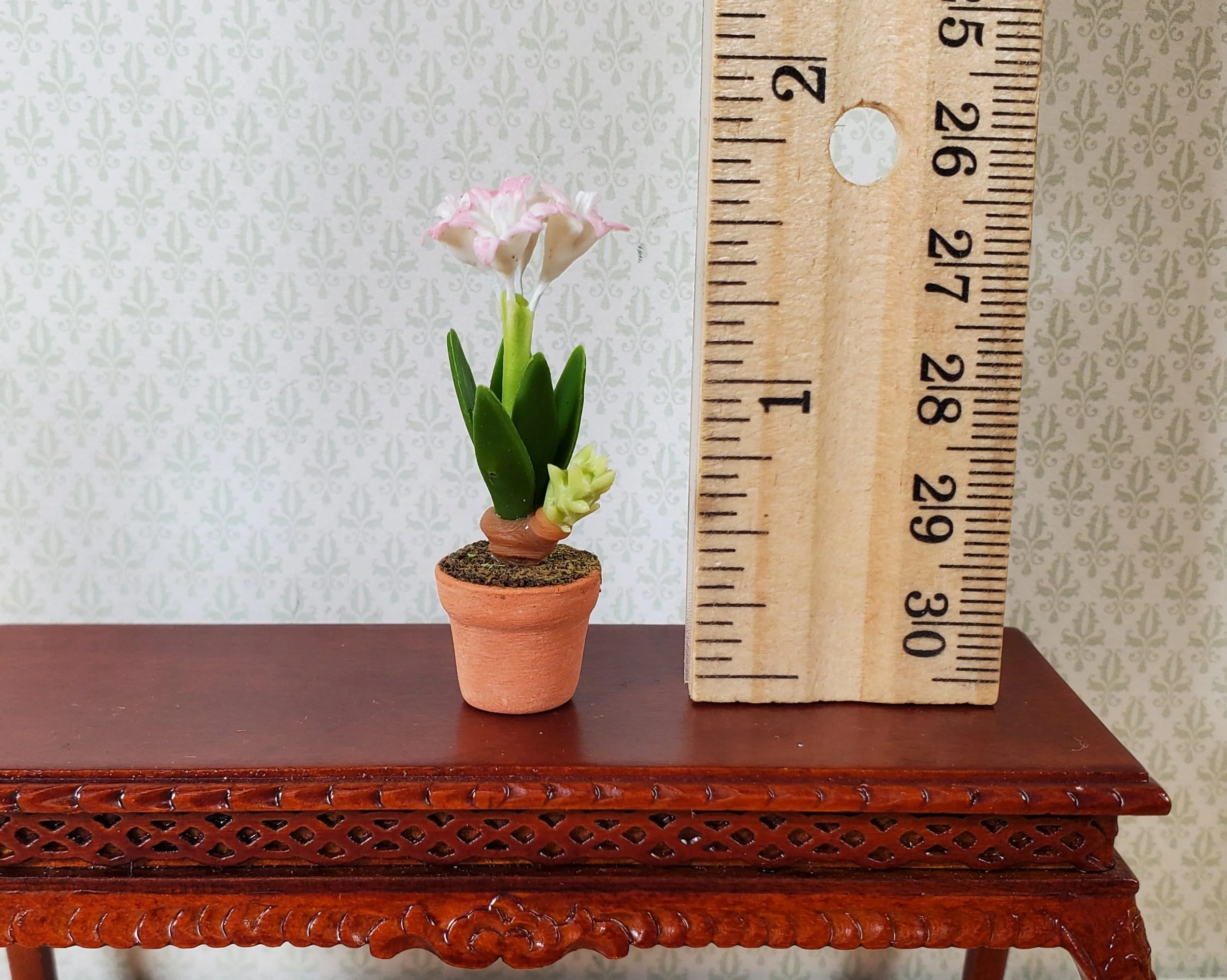 Dollhouse Pink & White Amaryllis Flowers in Terra Cotta Pot 1:12 Scale Miniature - Image 3