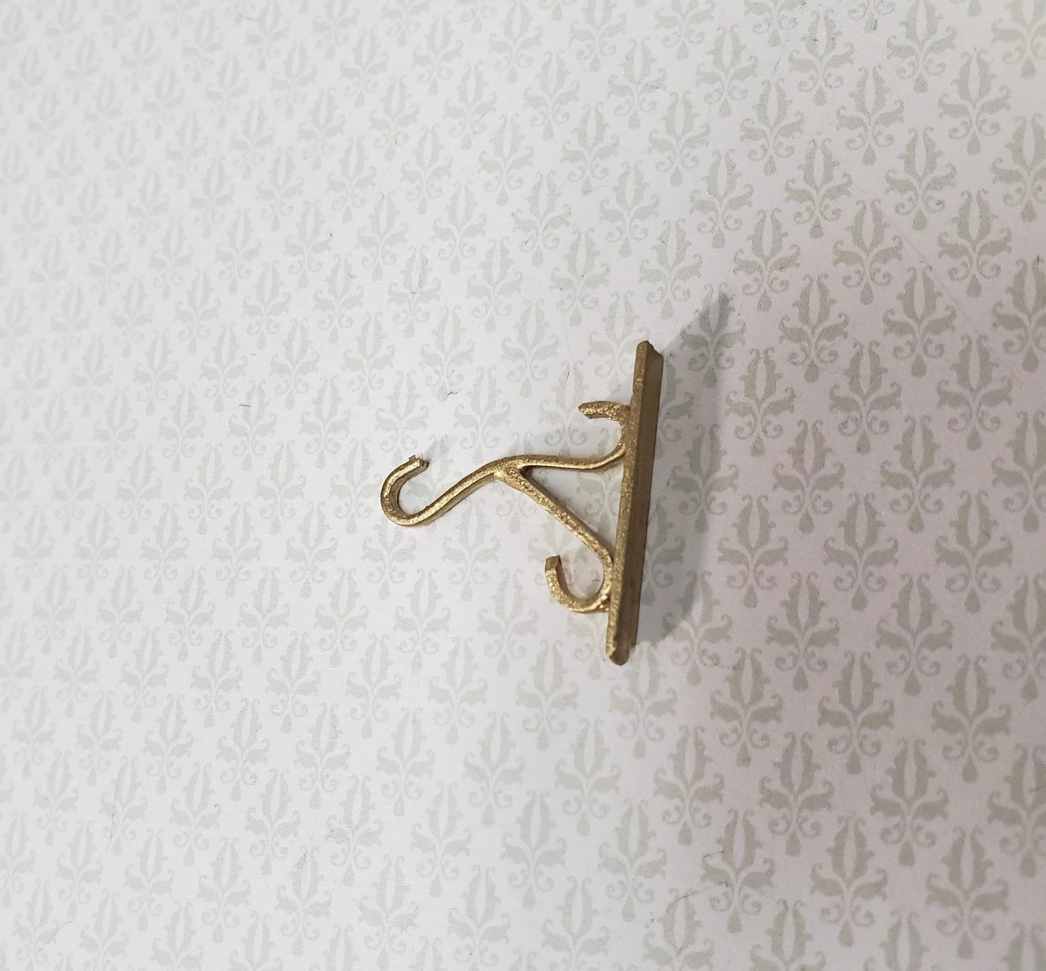 Dollhouse Plant Hanger Wall Hook Gold Metal 1:12 Scale Miniature - Image 2