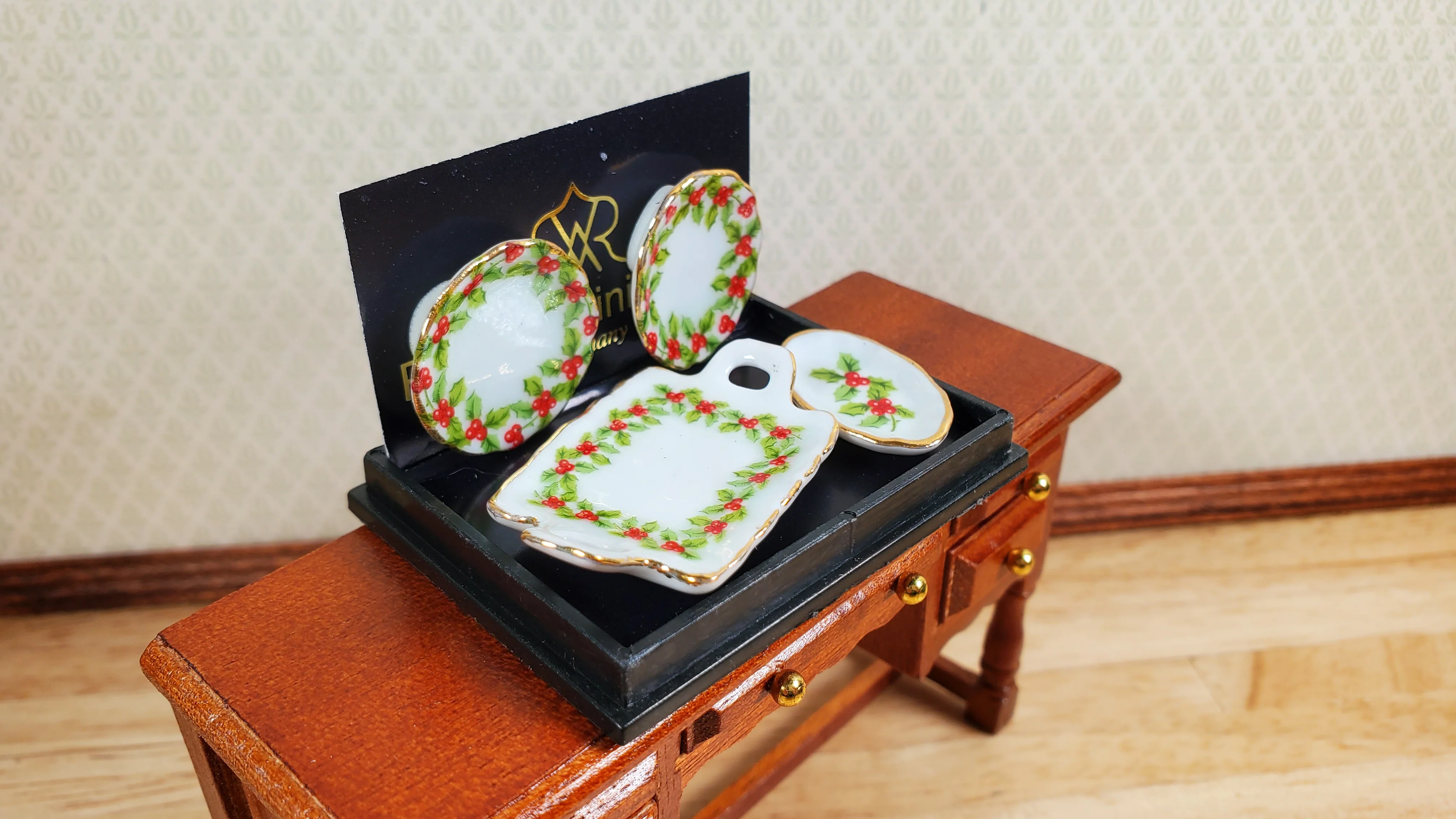 Dollhouse Plates & Tray Mistletoe Reutter Porcelain 1:12 Scale Miniatures - Image 2