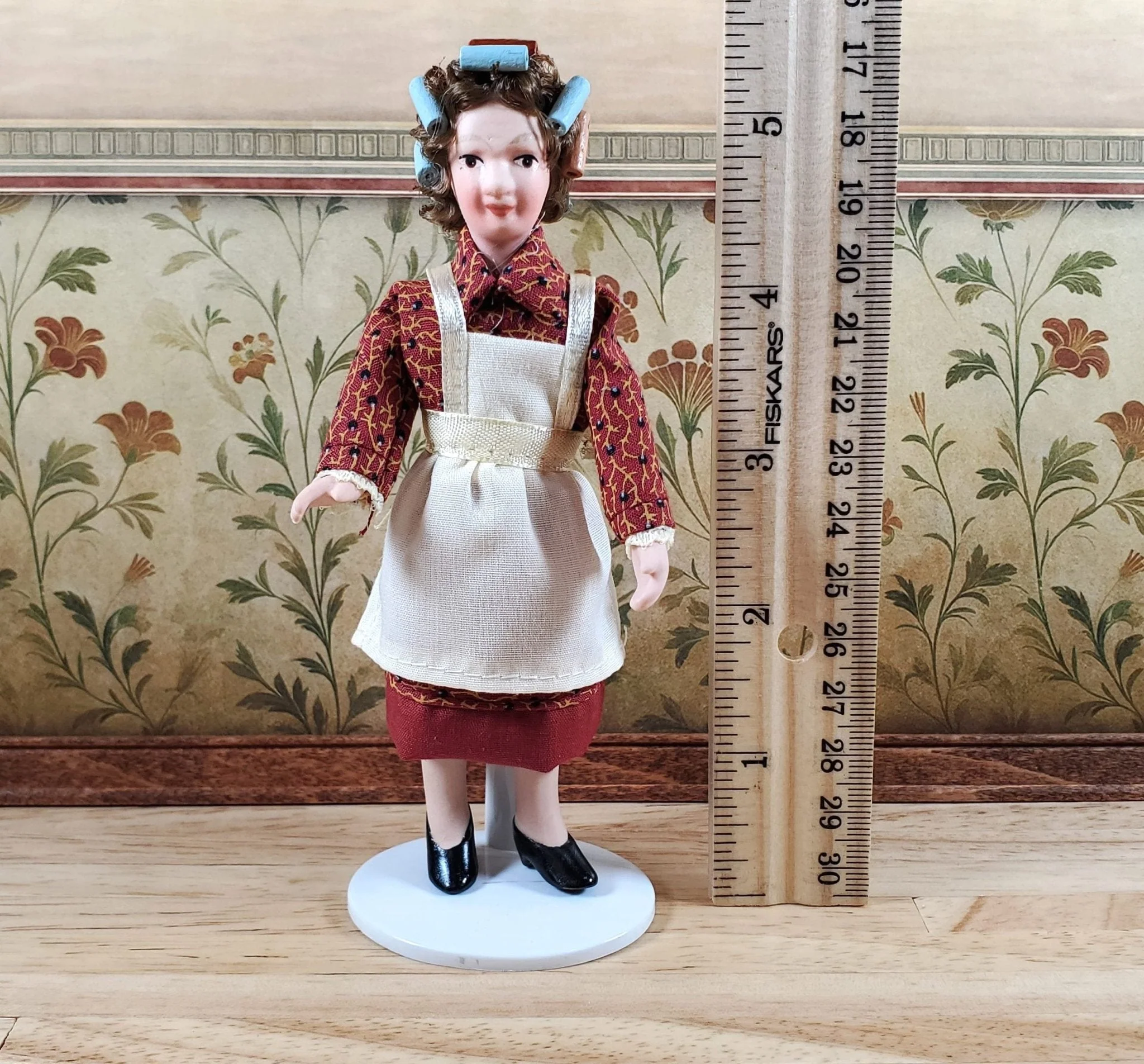 Dollhouse Porcelain Doll Modern Grandma or Mom with Curlers 1:12 Scale Miniature - Image 5
