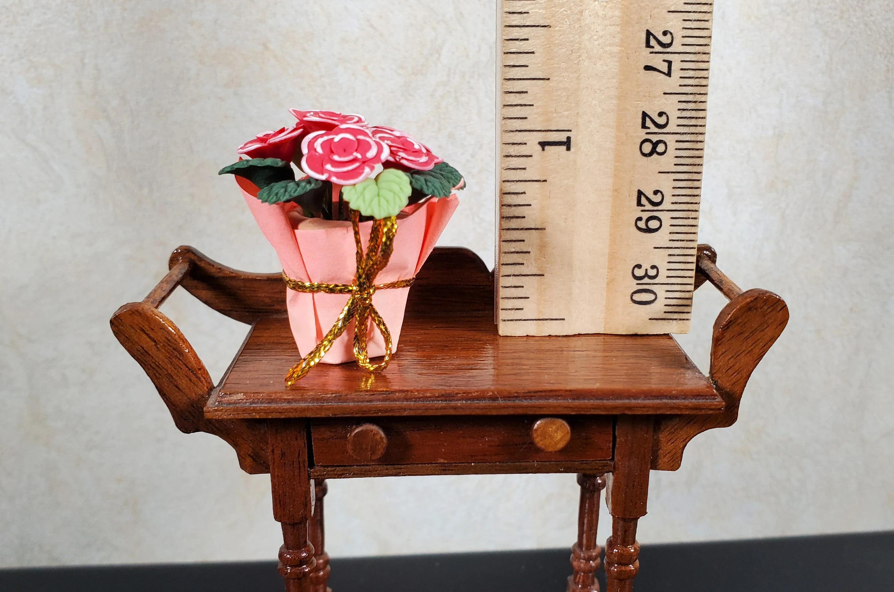 Dollhouse Potted Red Flowers in a Gift Wrapped Planter 1:12 Scale Miniature - Image 3