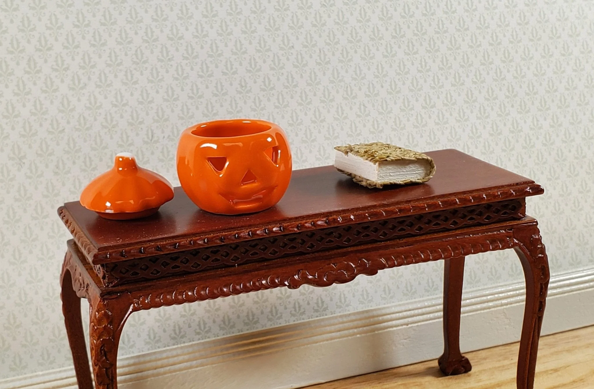 Dollhouse Pumpkin Jar for Halloween Decor Ceramic 1:12 Scale Miniature - Image 3